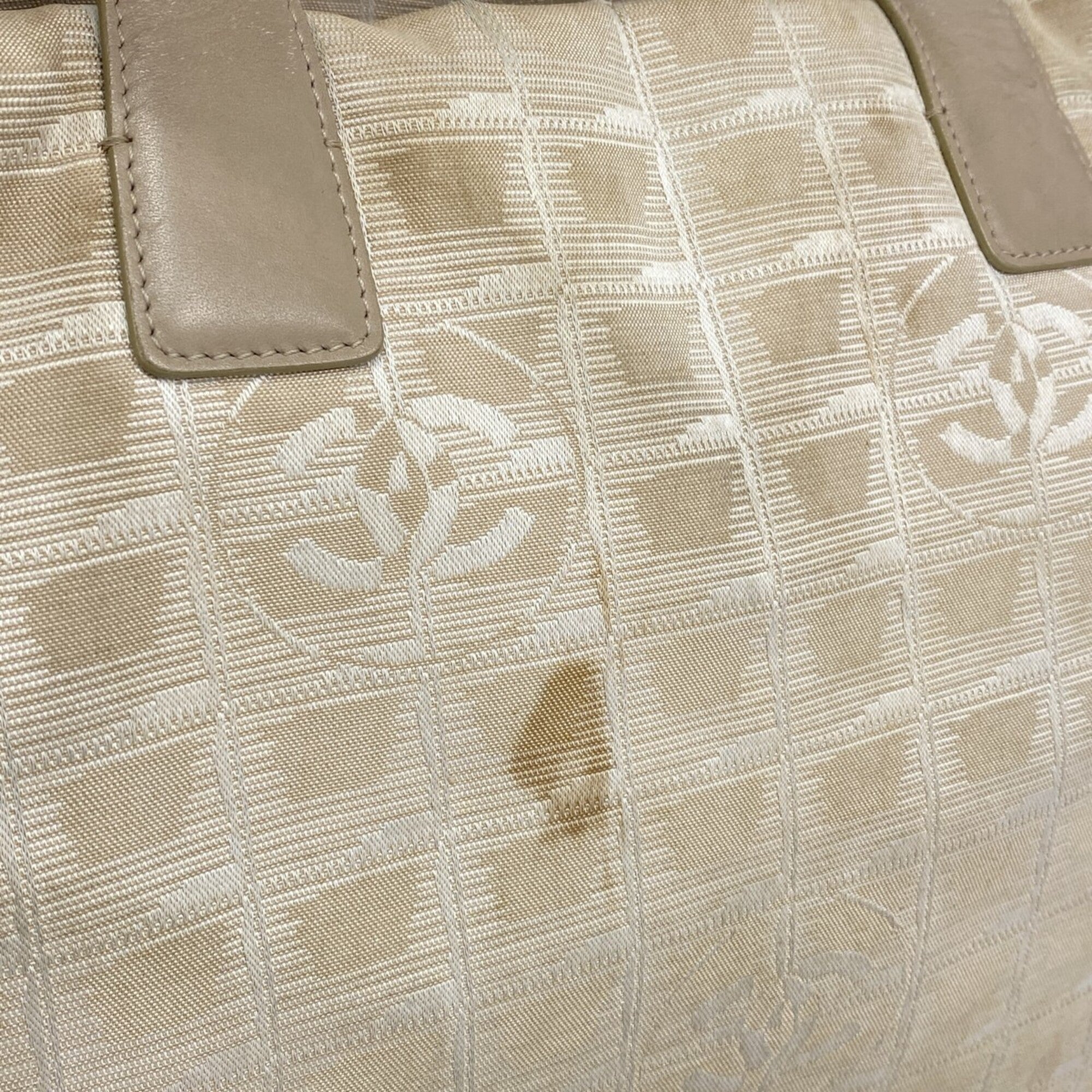 Chanel Beige Nylon Tote Bag (Pre-Owned)