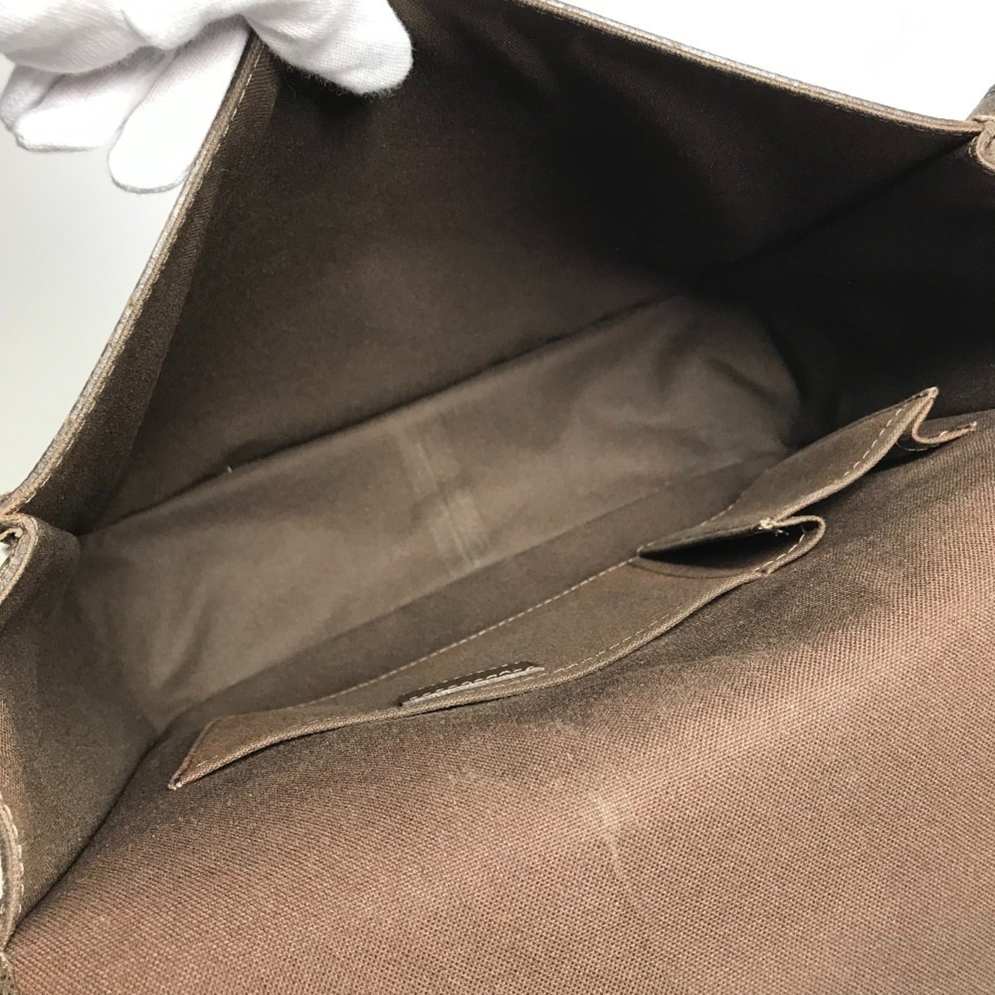 Louis Vuitton Brown Grizzly Taiga Leather Messenger Bag Shoulder Bag (Pre-Owned)