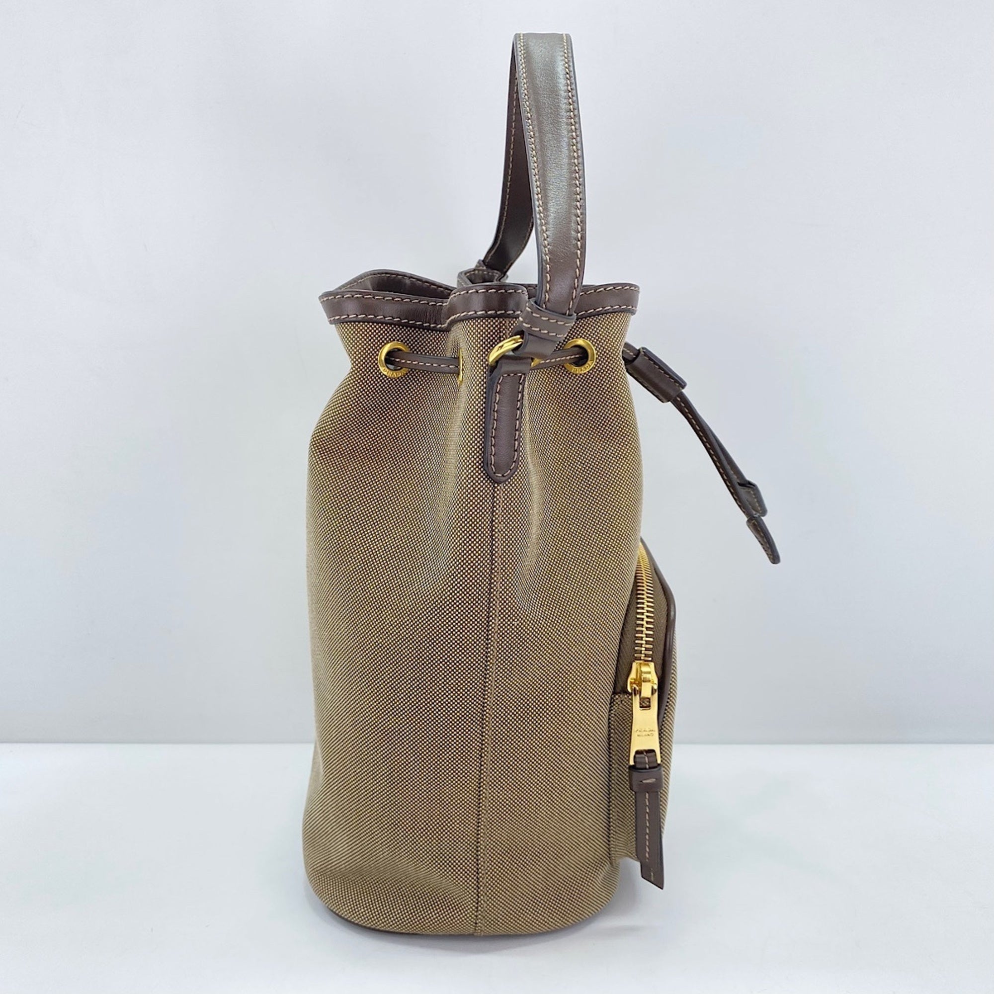 Prada Beige Handbag (Pre-Owned)