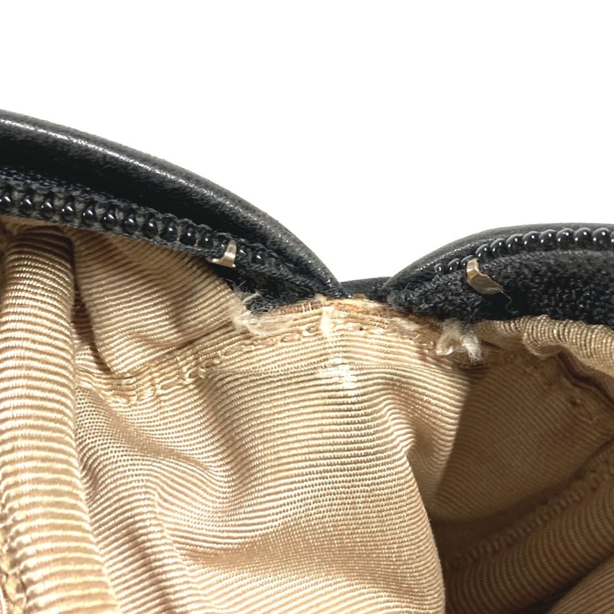 Chanel Black Leather Pochette Shoulder Bag (Pre-Owned)