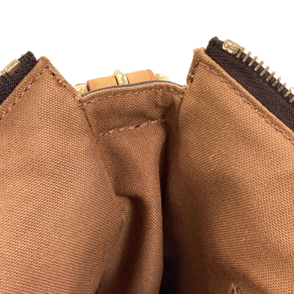 Louis Vuitton Monogram Monogram Canvas Shoulder Bag (Pre-Owned)