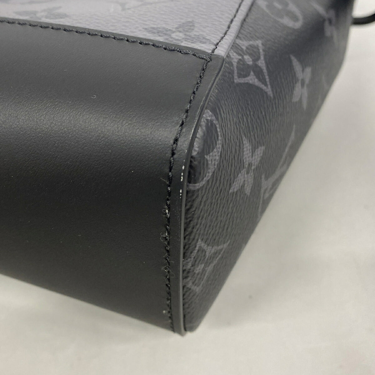 Louis Vuitton Black Gray Shoulder Bag (Pre-Owned)