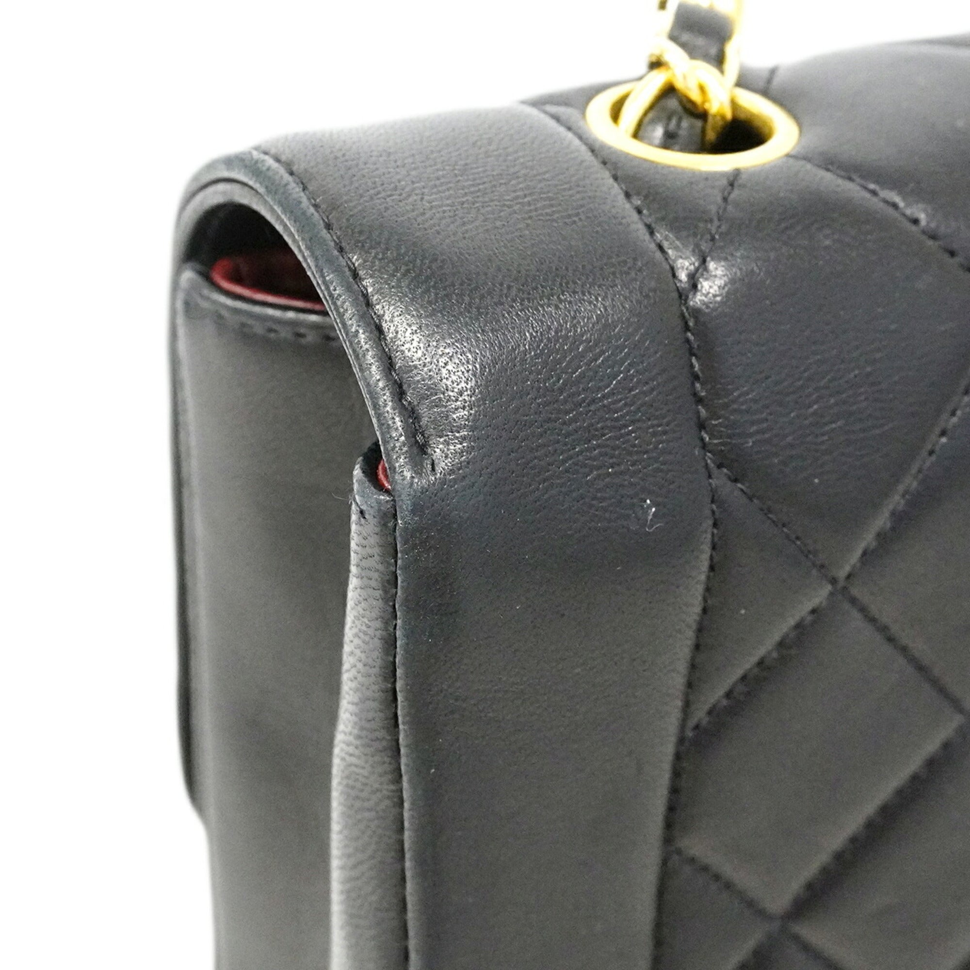 Chanel Black Leather Shoulder Bag (Pre-Owned)