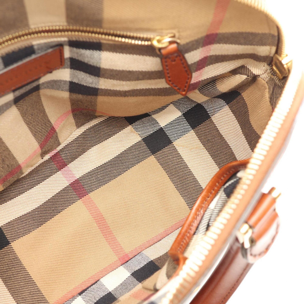 Burberry Brown Leather Handbag (Pre-Owned)