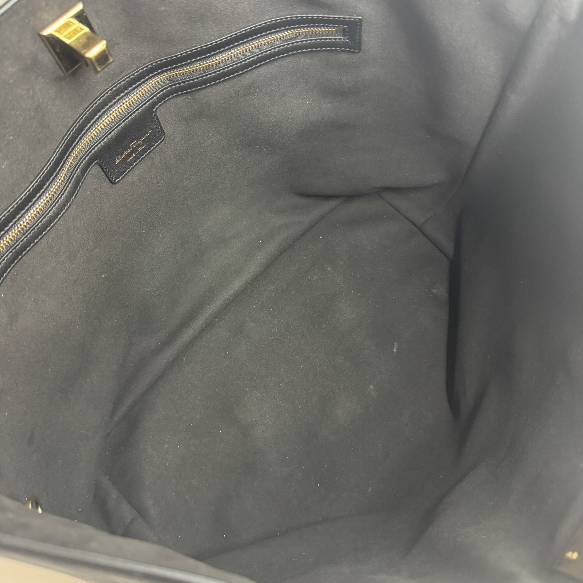 Salvatore Ferragamo Black Leather Tote Bag (Pre-Owned)