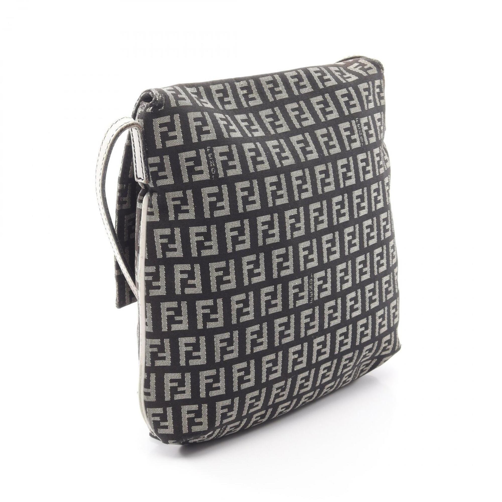 Fendi Black White Canvas Leather Handbag Shoulder Bag (Pre-Owned)