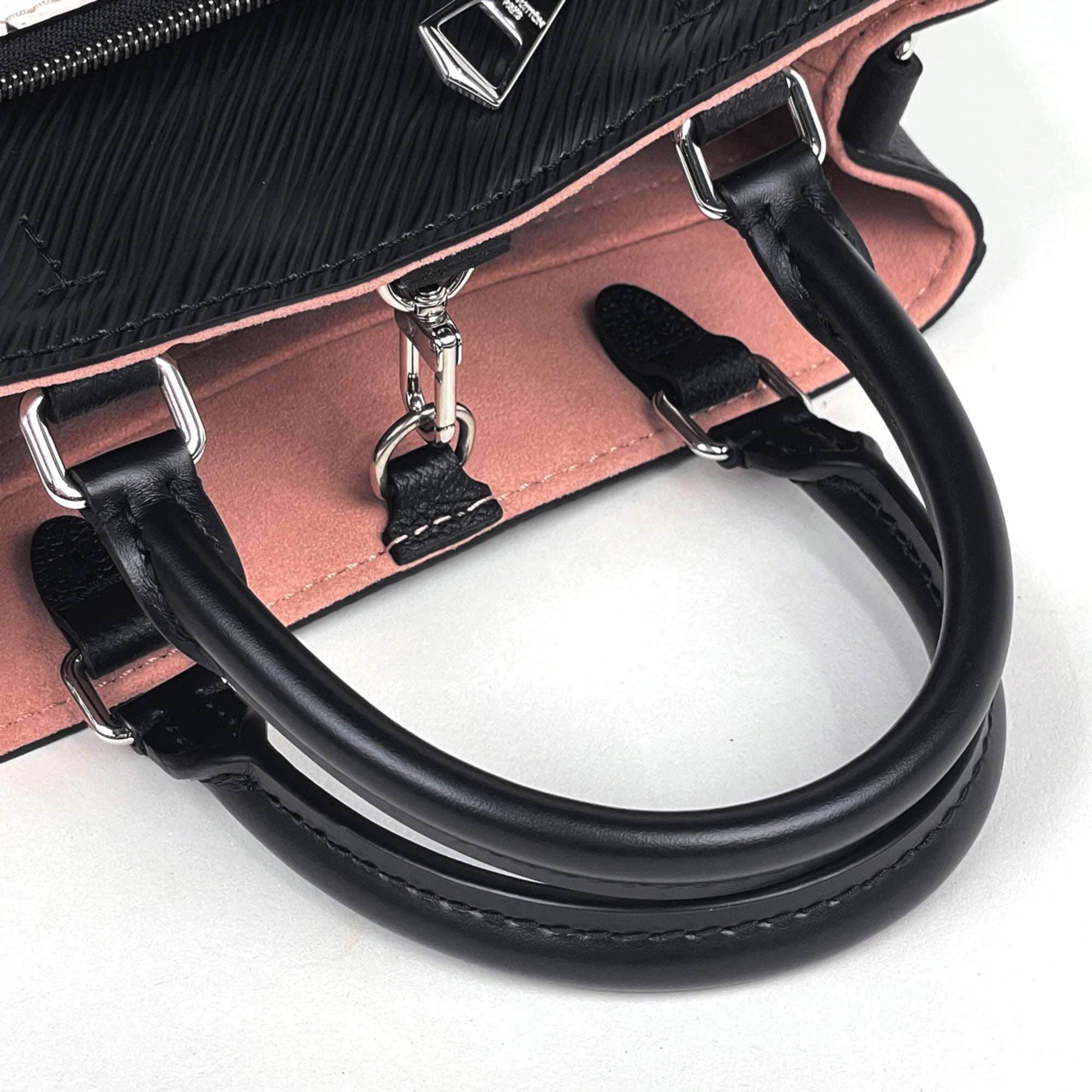 Louis Vuitton Black Noir Epi Leather Handbag Pouch (Pre-Owned)