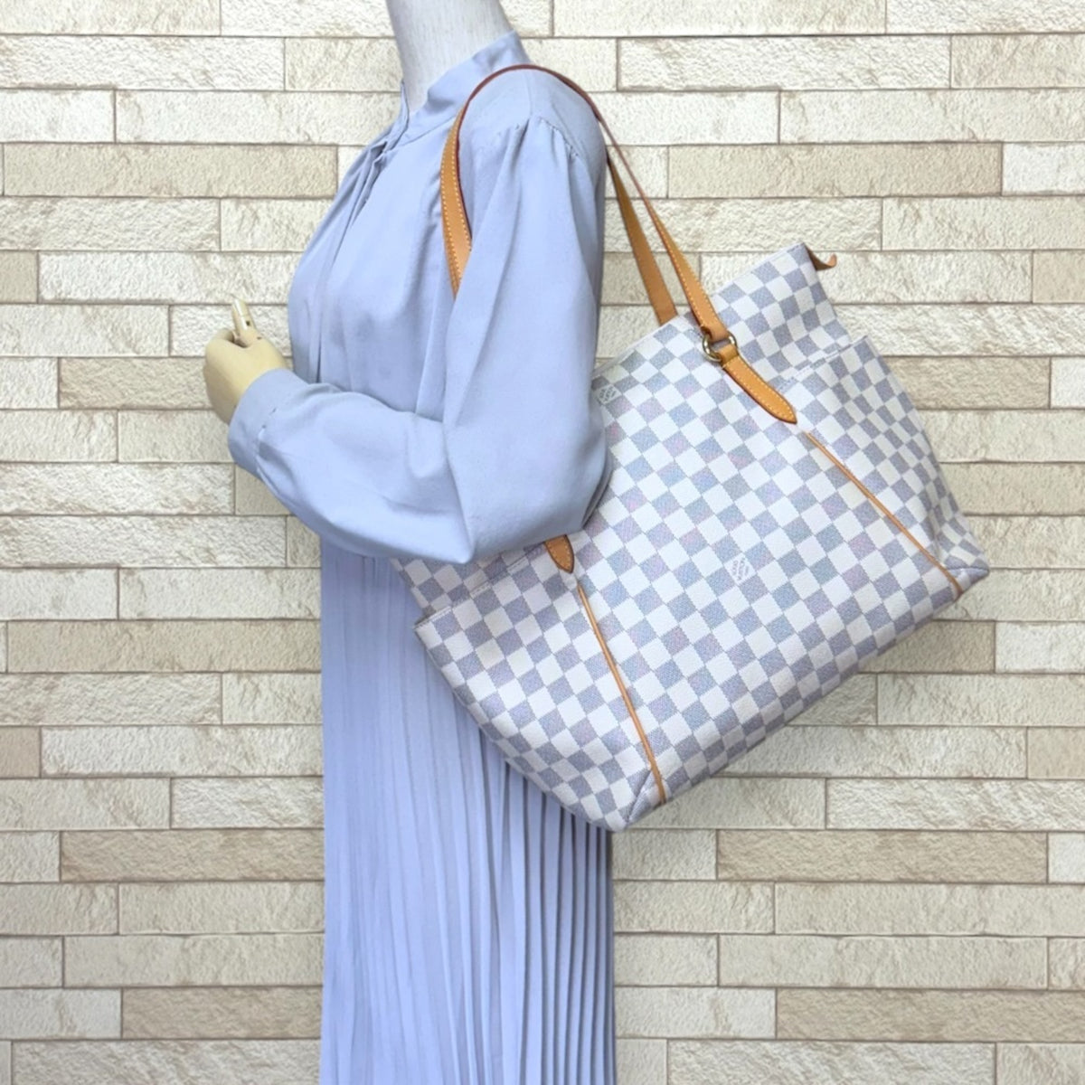 Louis Vuitton Damier Azur Or White Damier Azur Tote Bag (Pre-Owned)