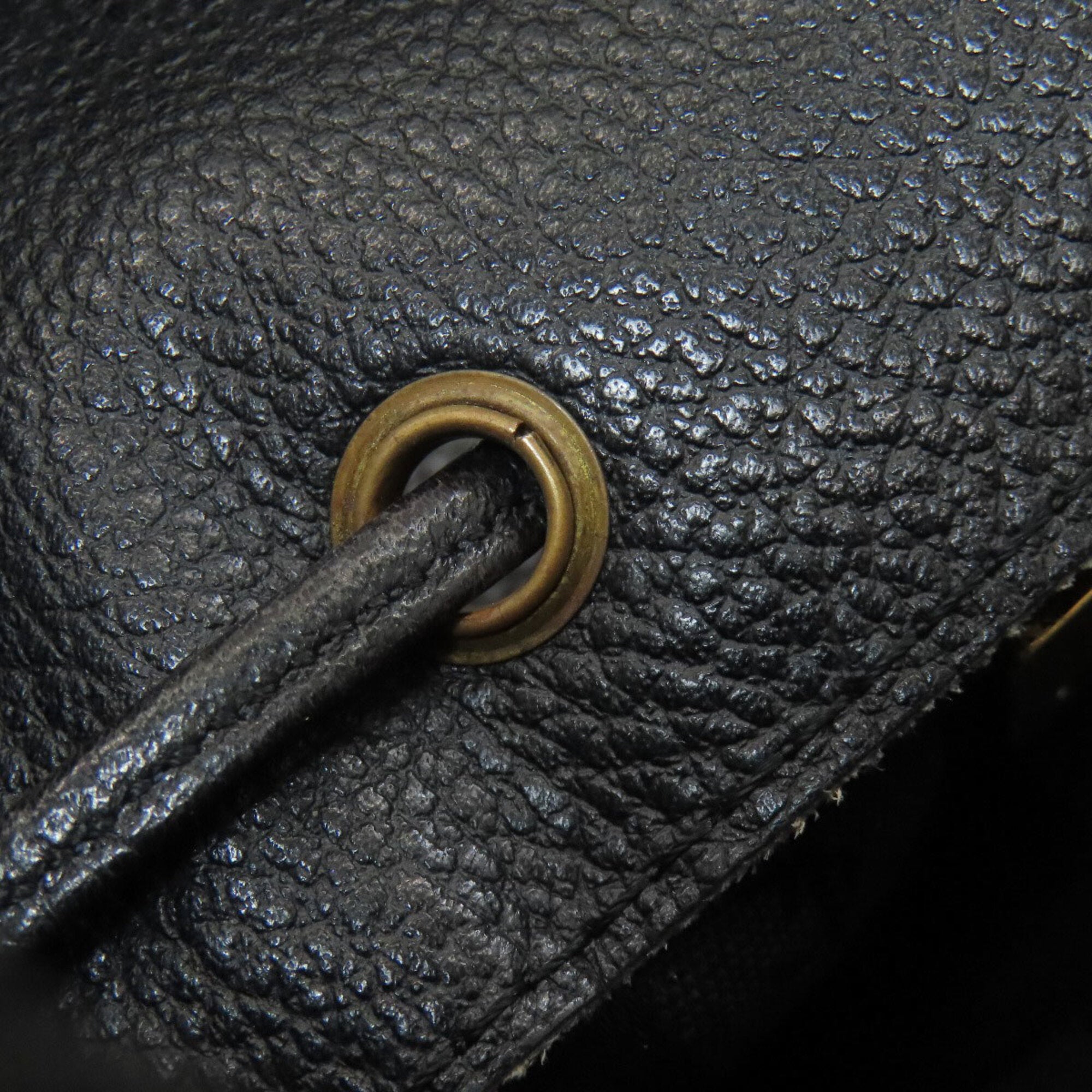 Yves Saint Laurent Black Leather Shoulder Bag (Pre-Owned)