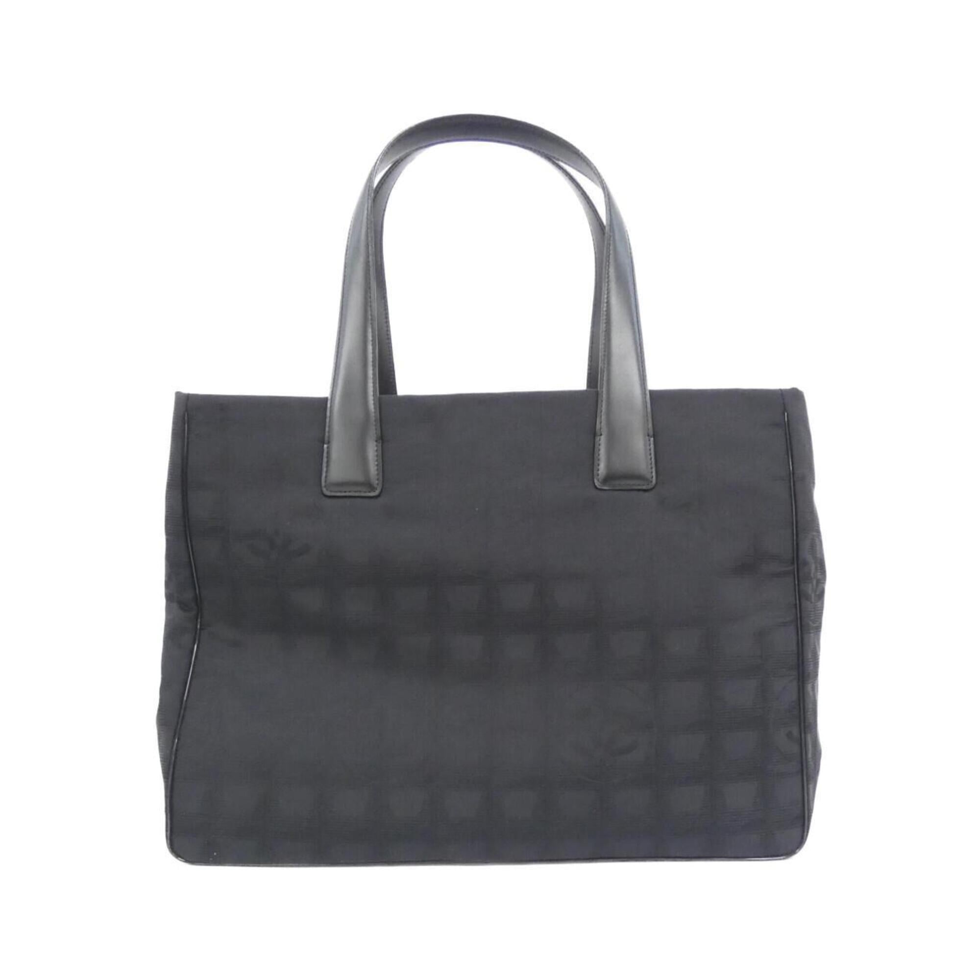 Chanel Black Nylon Handbag (Pre-Owned)