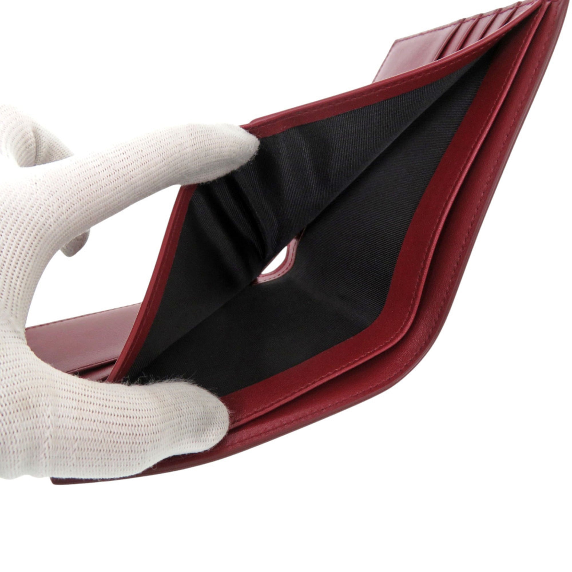 Yves Saint Laurent Bordeaux Red Color Patent Leather Wallet (Bi-Fold) (Pre-Owned)