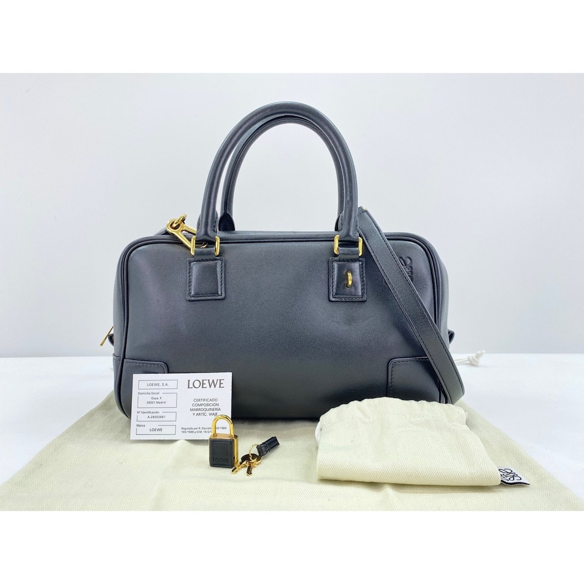 Loewe Black Shoulder Bag (Pre-Owned)