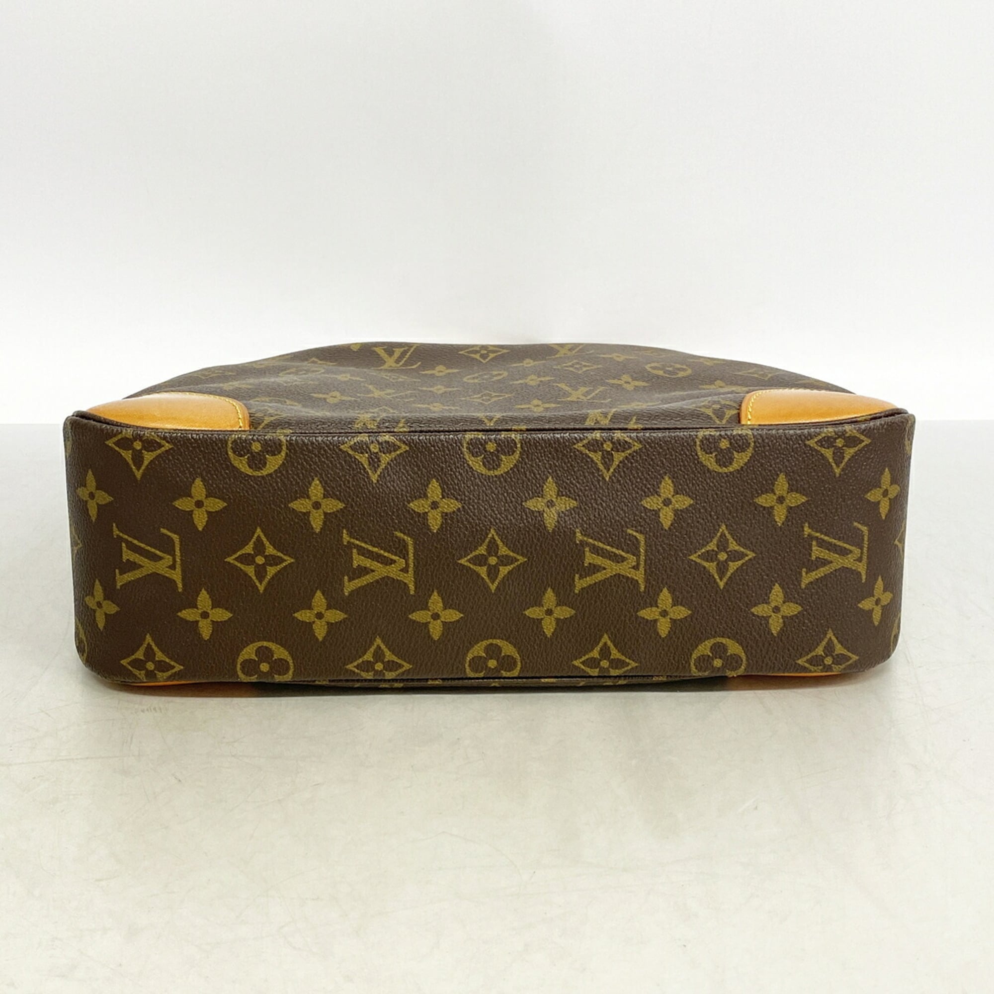 Louis Vuitton Brown Shoulder Bag (Pre-Owned)