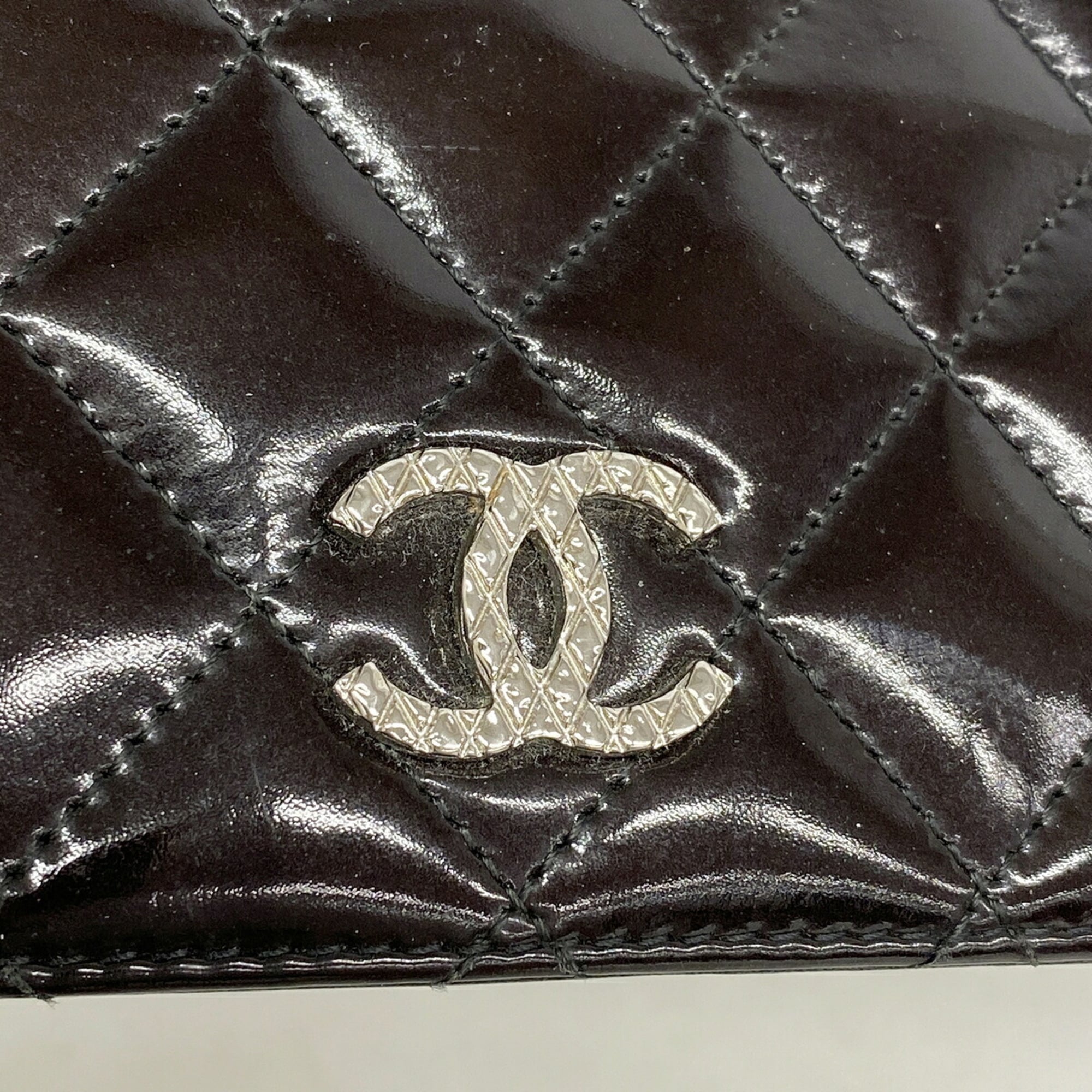 Chanel Black Patent Leather Long Wallet (Bi-Fold) (Pre-Owned)