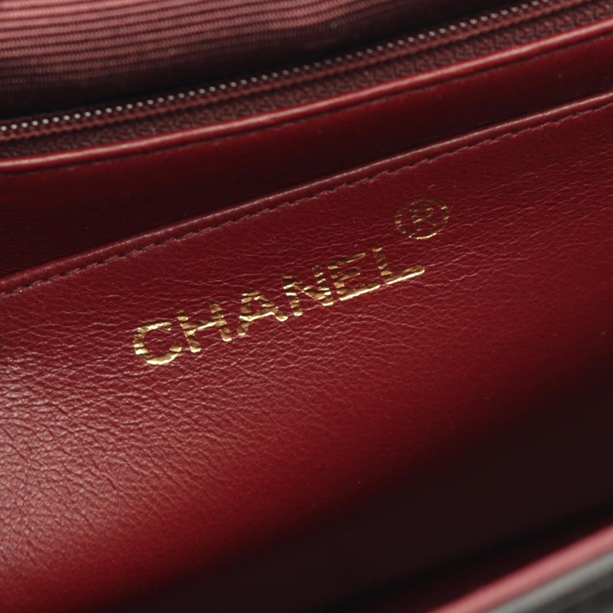 Chanel Black Leather Shoulder Bag (Pre-Owned)