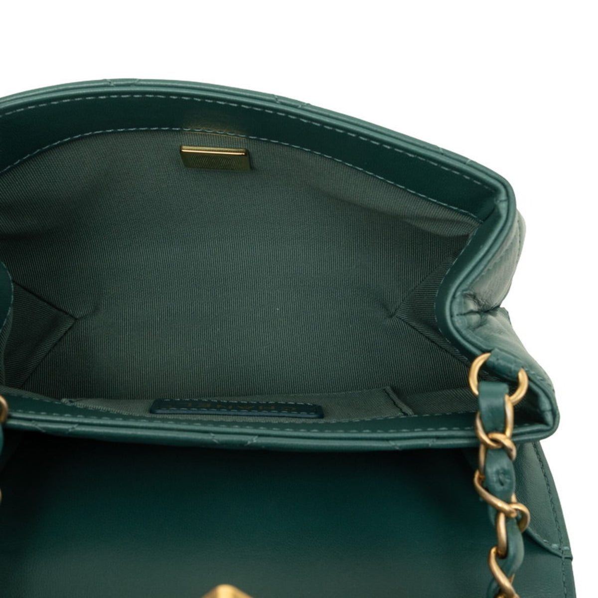 Chanel Matelasse Green Leather Shoulder Bag (Pre-Owned)