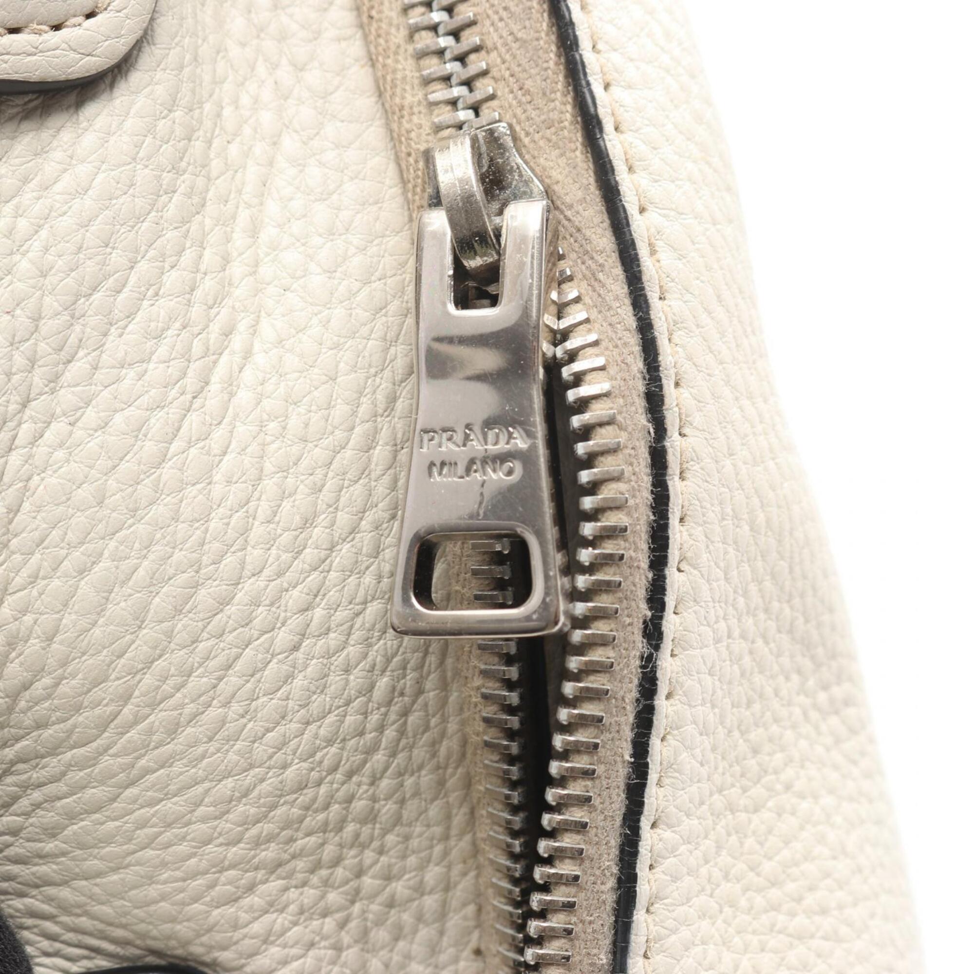 Prada White Leather Handbag (Pre-Owned)