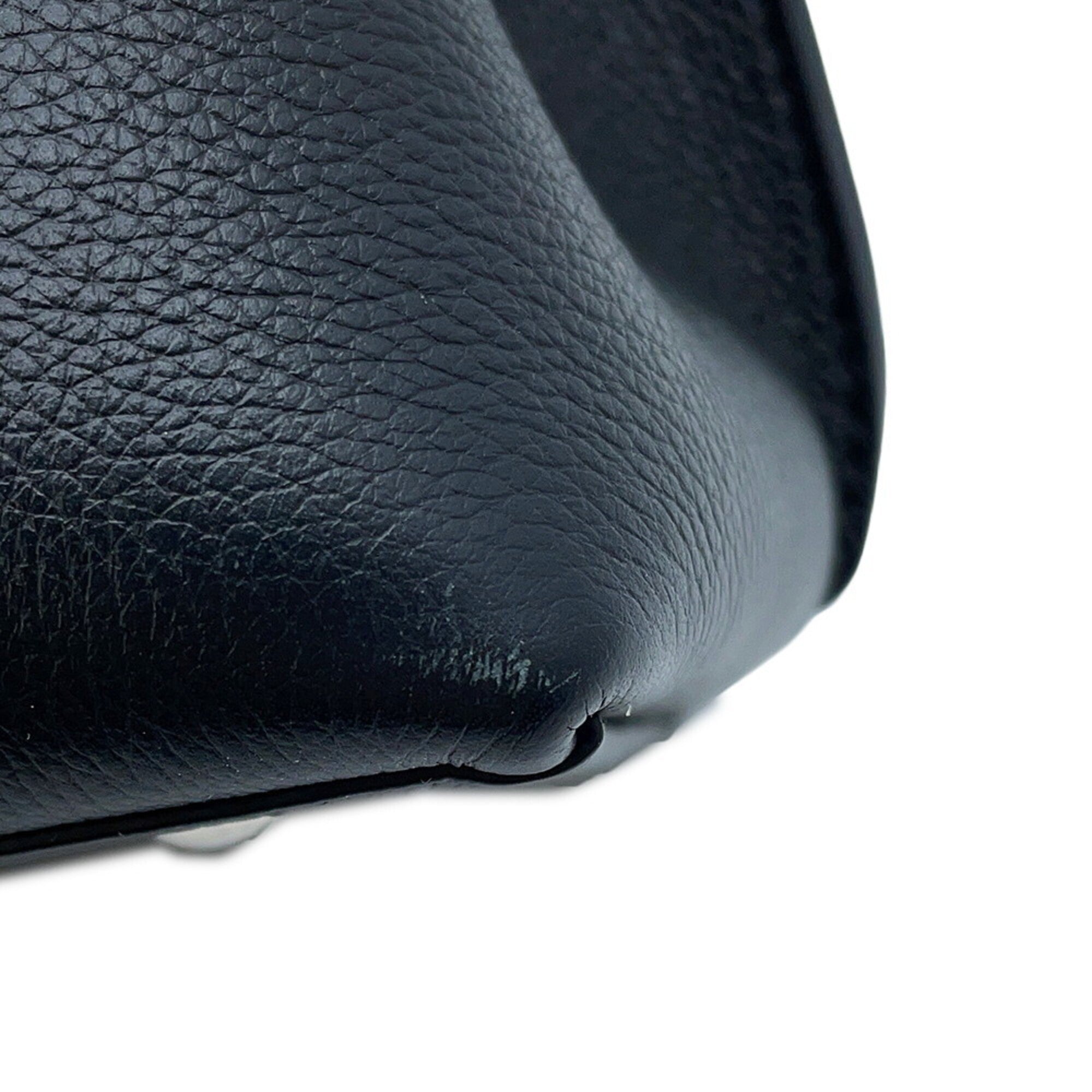 Louis Vuitton Black Noir Leather Handbag Shoulder Bag (Pre-Owned)