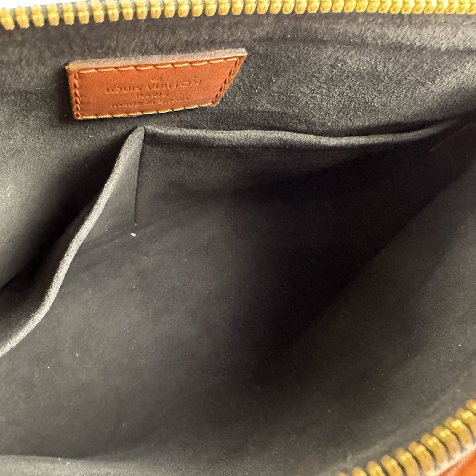 Louis Vuitton Monogram Noir Monogram Leather Handbag Shoulder Bag (Pre-Owned)