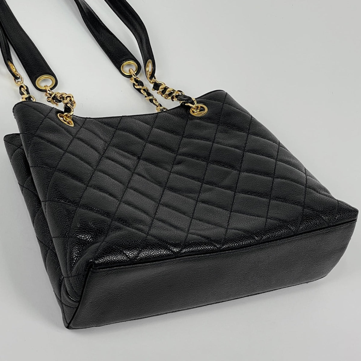 Chanel Black Grained Calfskin Tote Bag (Pre-Owned)