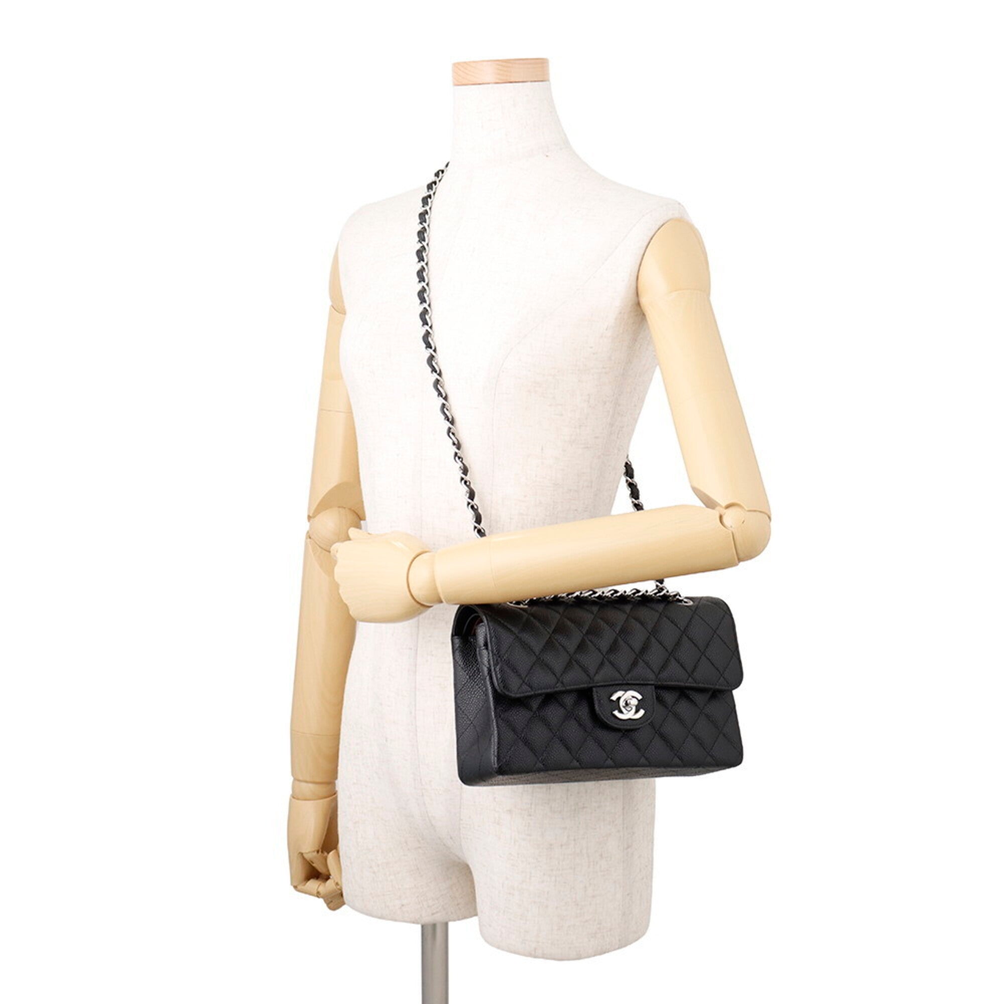 Chanel Black Grained Calfskin Handbag Shoulder Bag (Pre-Owned)