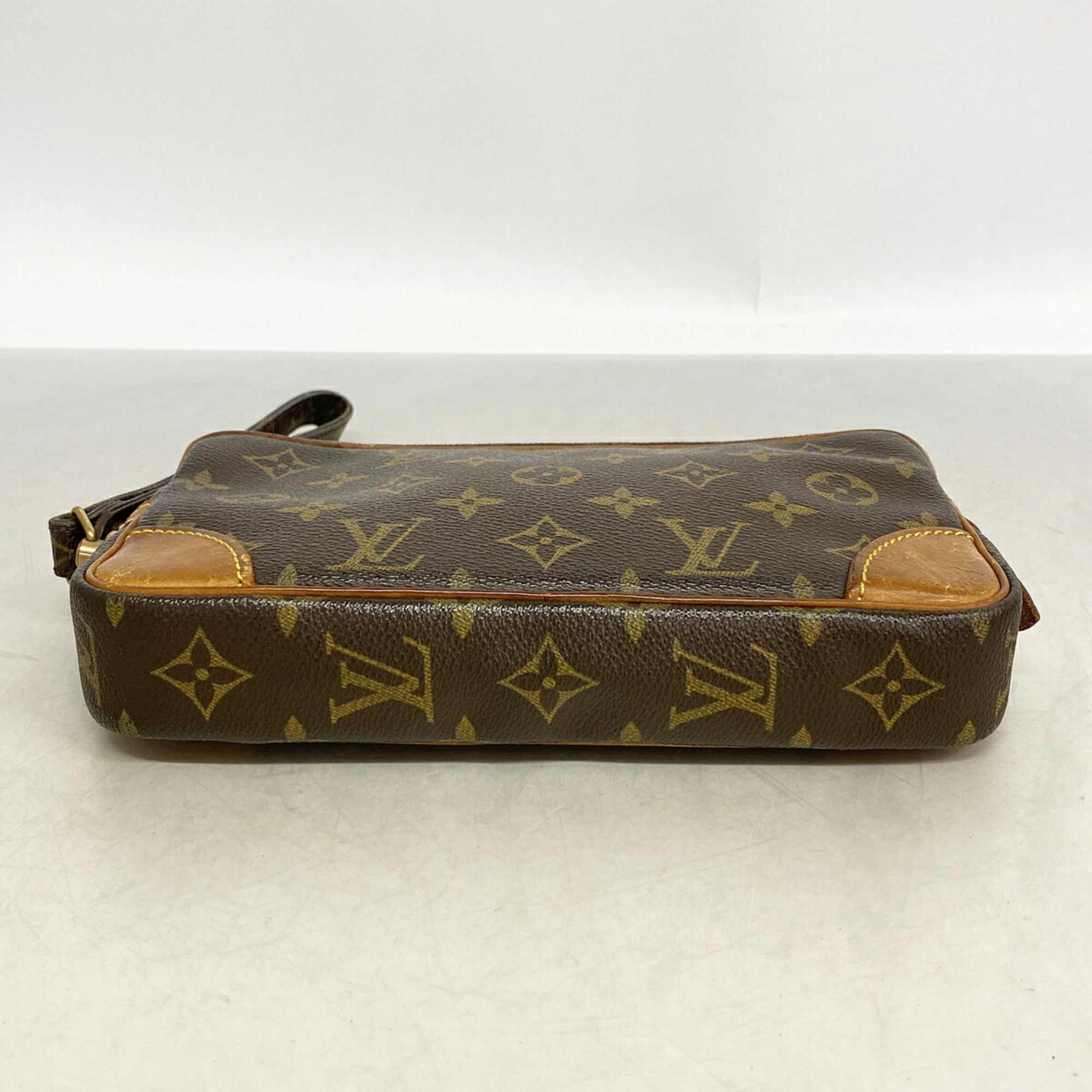 Louis Vuitton Brown Clutch Bag (Pre-Owned)