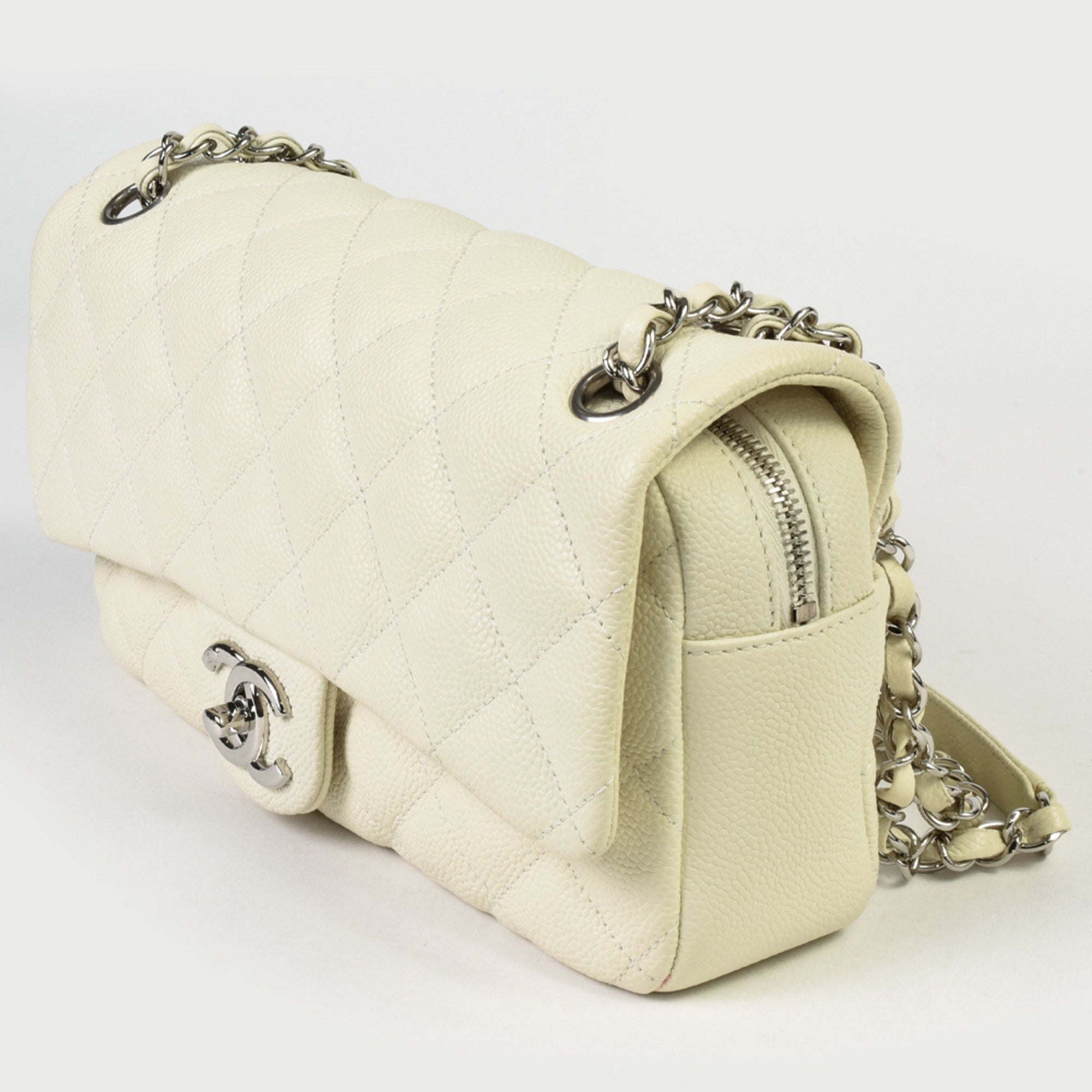 Chanel Off-White Grained Calfskin Shoulder Bag (Pre-Owned)