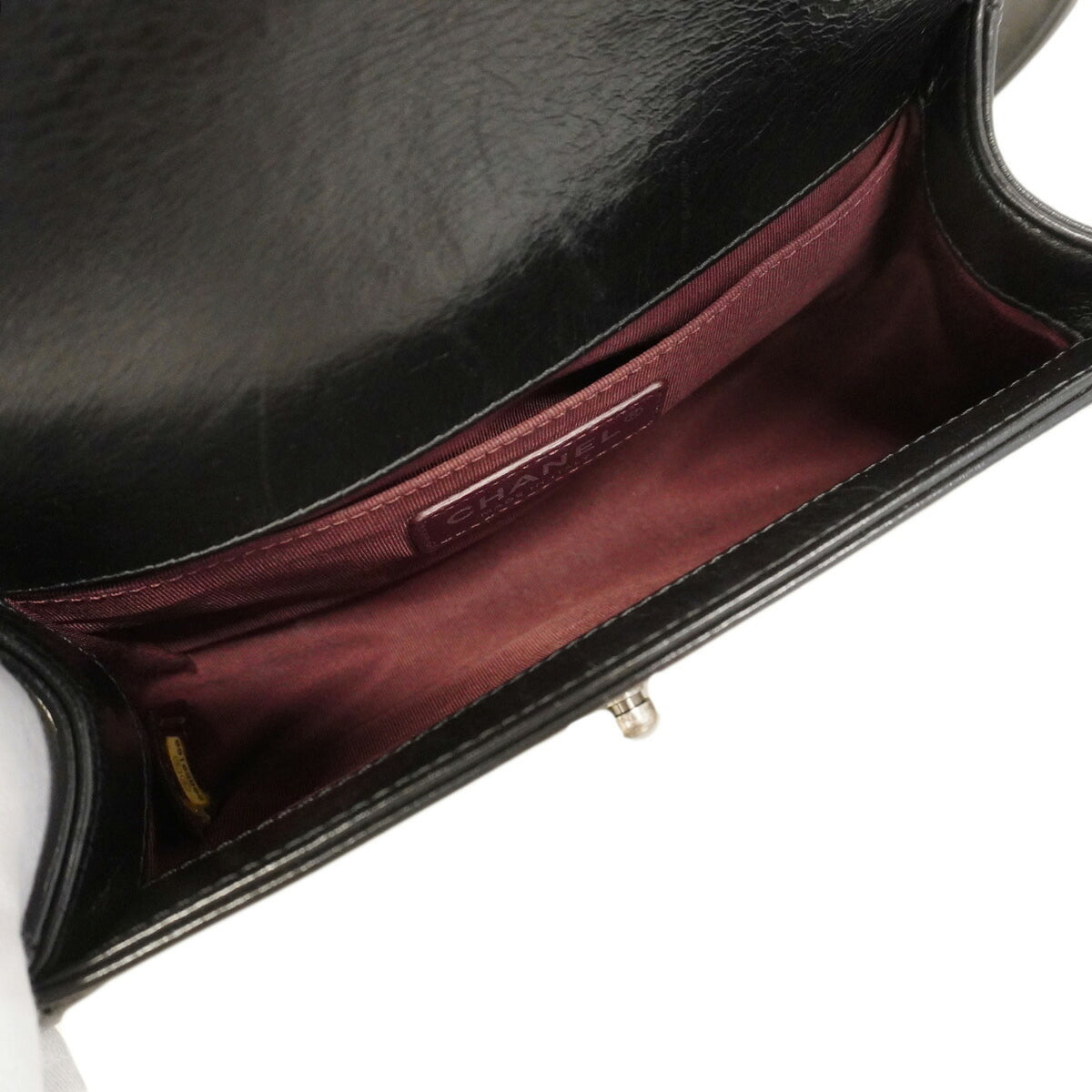 Chanel Black Leather Shoulder Bag (Pre-Owned)