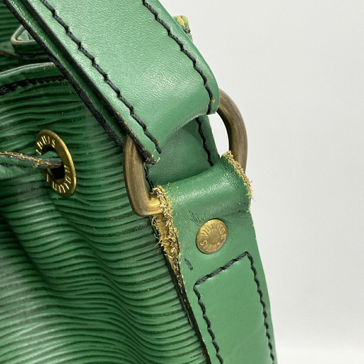 Louis Vuitton Borneo Green Shoulder Bag (Pre-Owned)