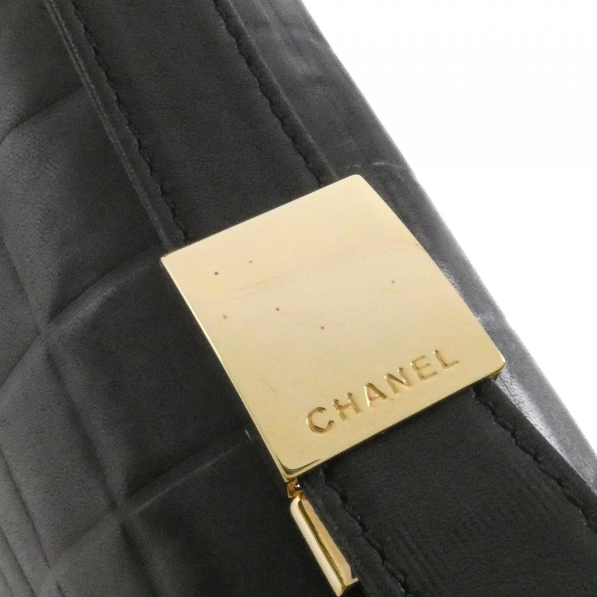 Chanel Black Leather Shoulder Bag (Pre-Owned)