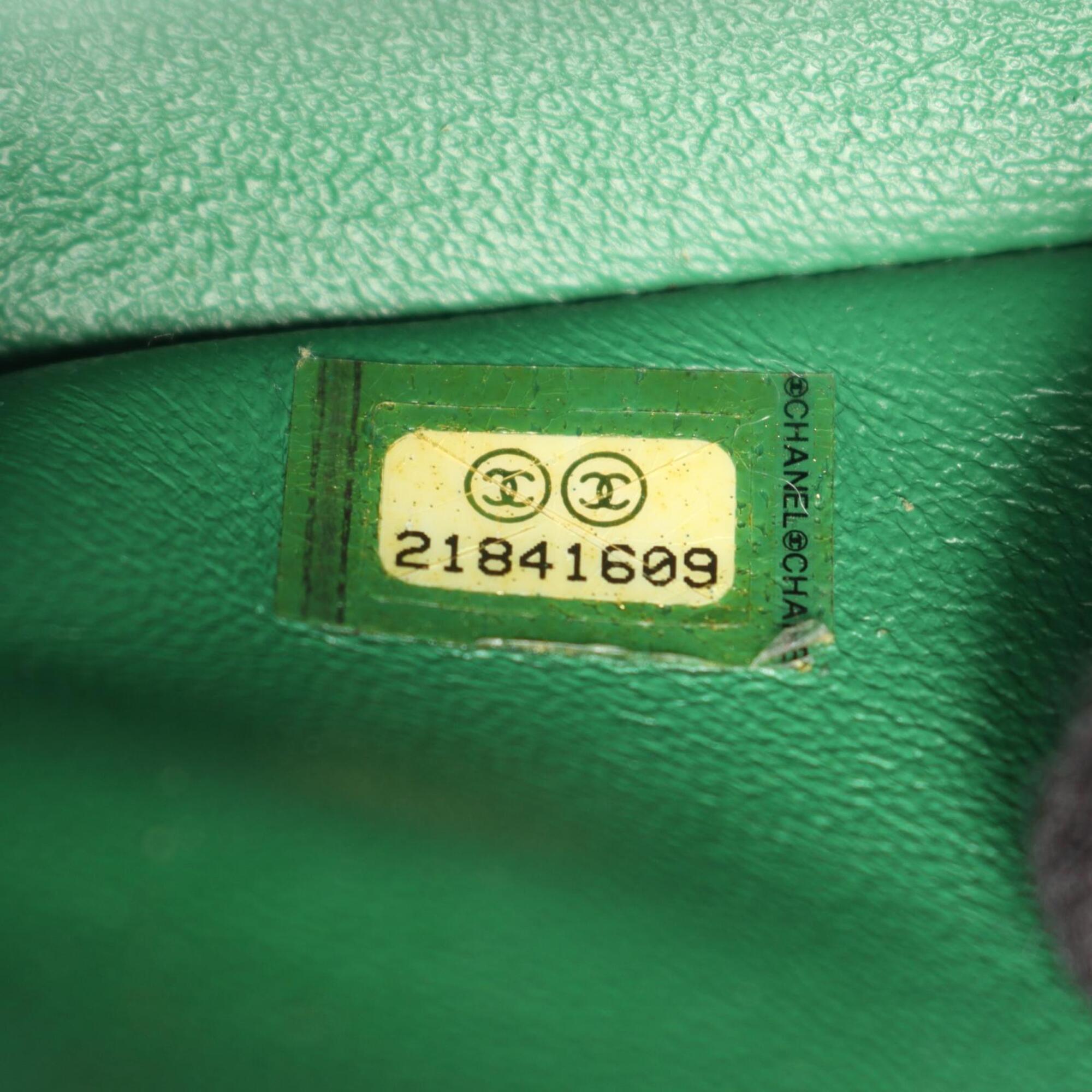 Chanel Green Grained Calfskin Handbag Shoulder Bag (Pre-Owned)