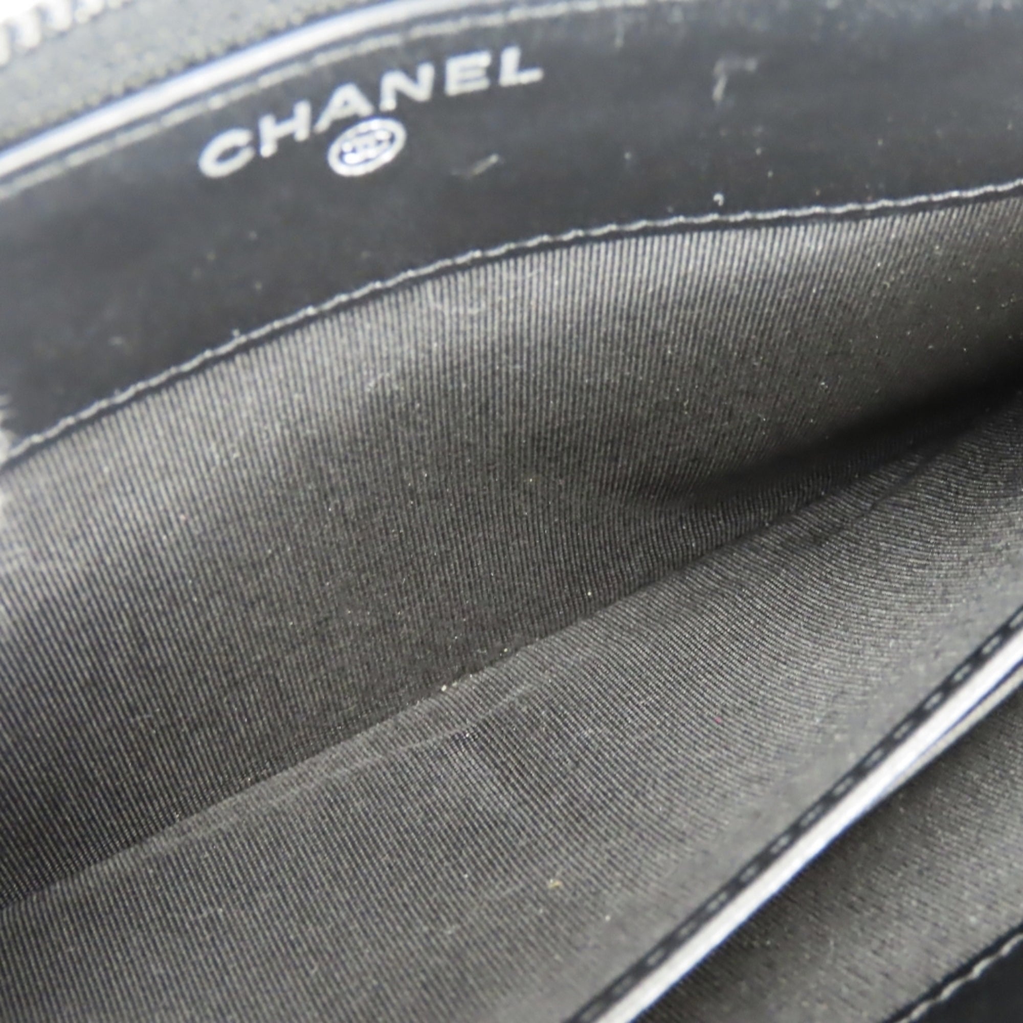 Chanel Boy Chanel Black Grained Calfskin Long Wallet (Bi-Fold) (Pre-Owned)