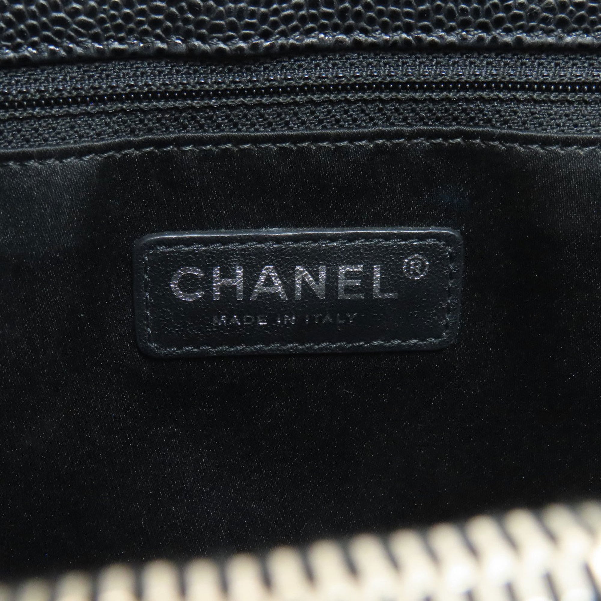 Chanel Black Leather Tote Bag (Pre-Owned)