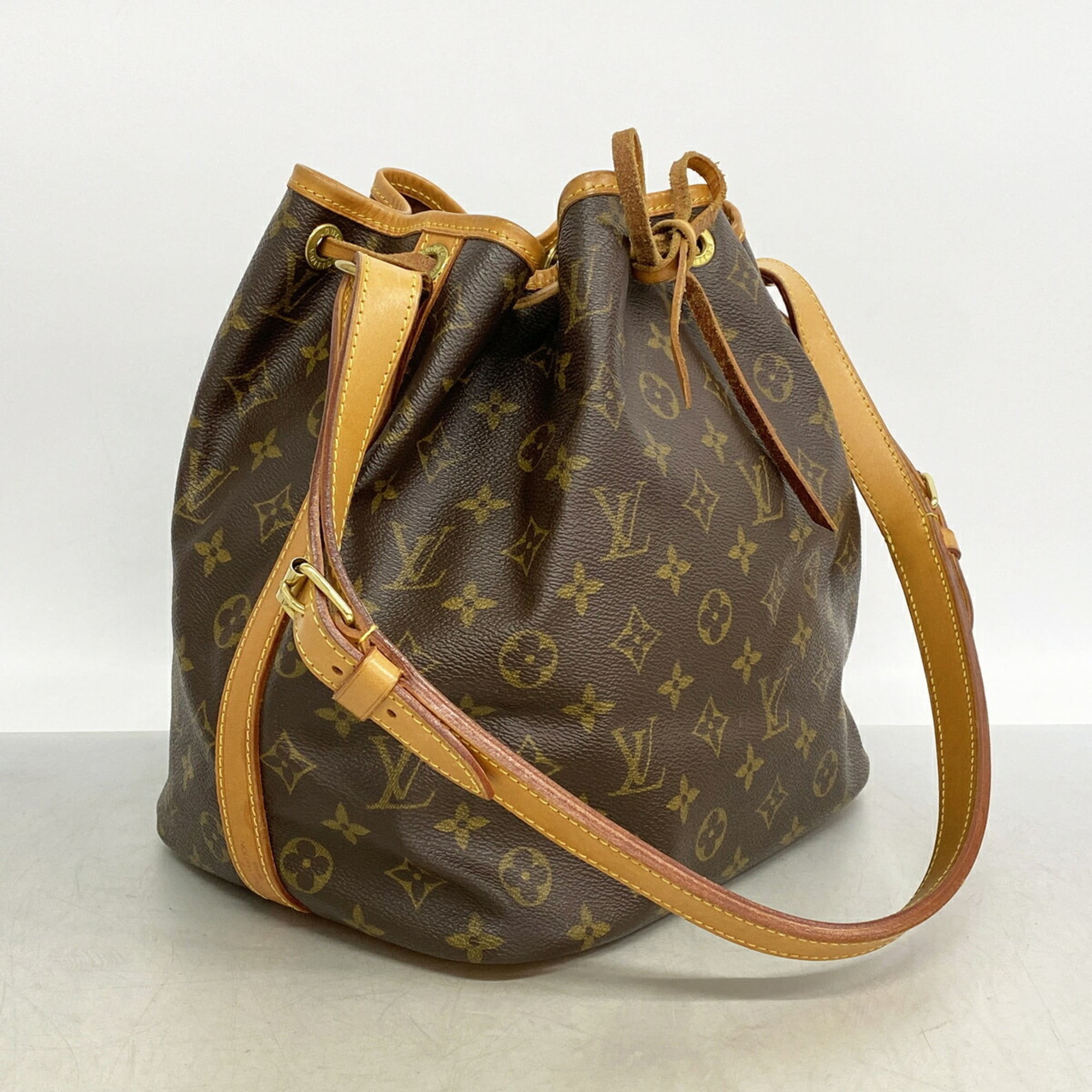Louis Vuitton Brown Shoulder Bag (Pre-Owned)
