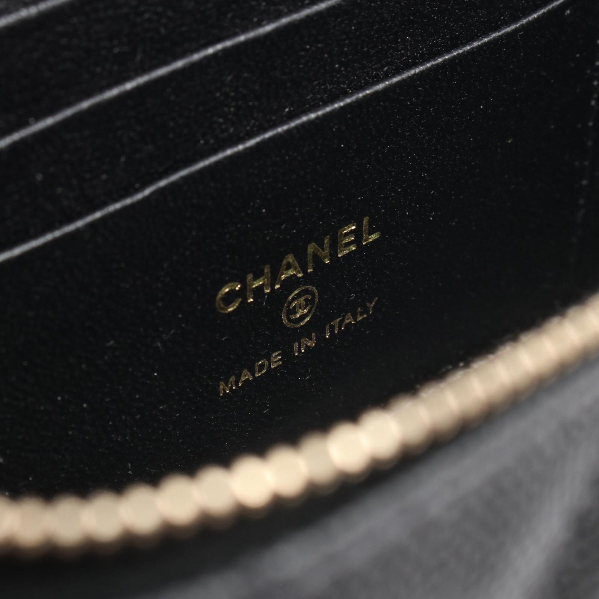 Chanel Black Leather Handbag Shoulder Bag (Pre-Owned)