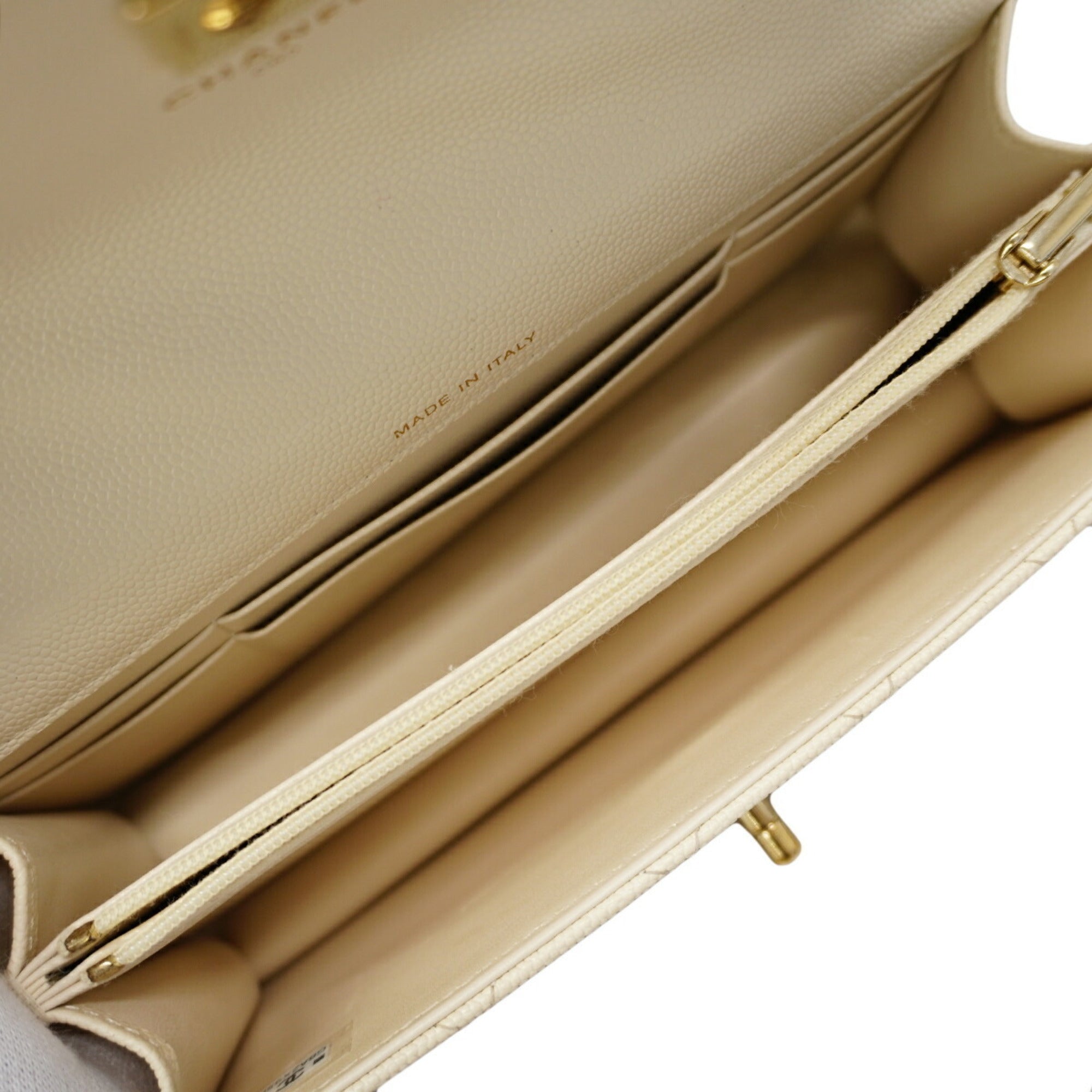 Chanel Ivory Grained Calfskin Handbag (Pre-Owned)