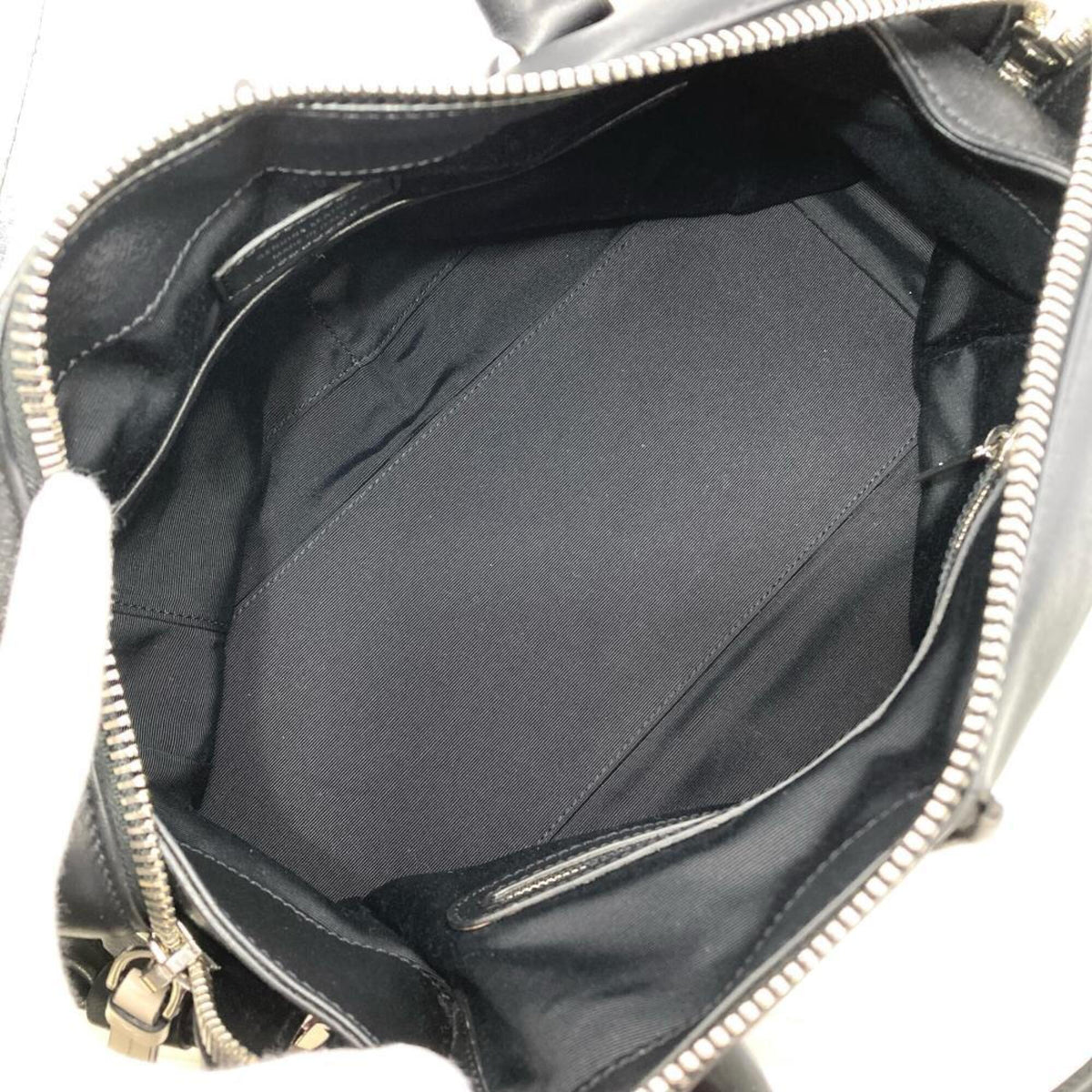 Tod's Black White Leather Shoulder Bag (Pre-Owned)
