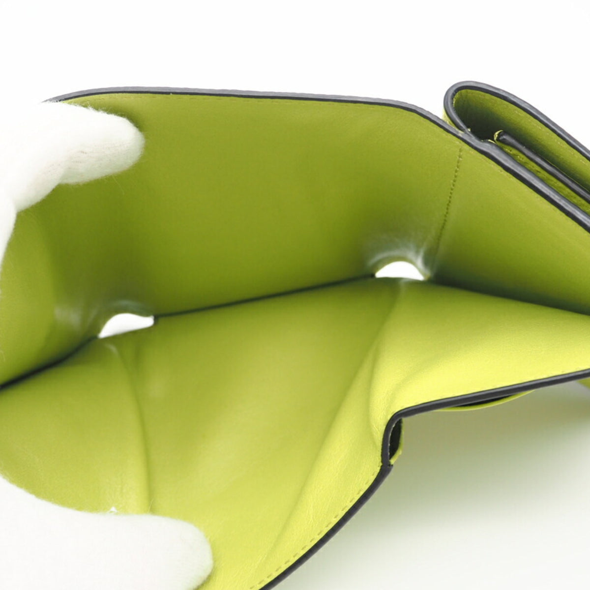 Loewe Green Leather Wallet (Tri-Fold) (Pre-Owned)