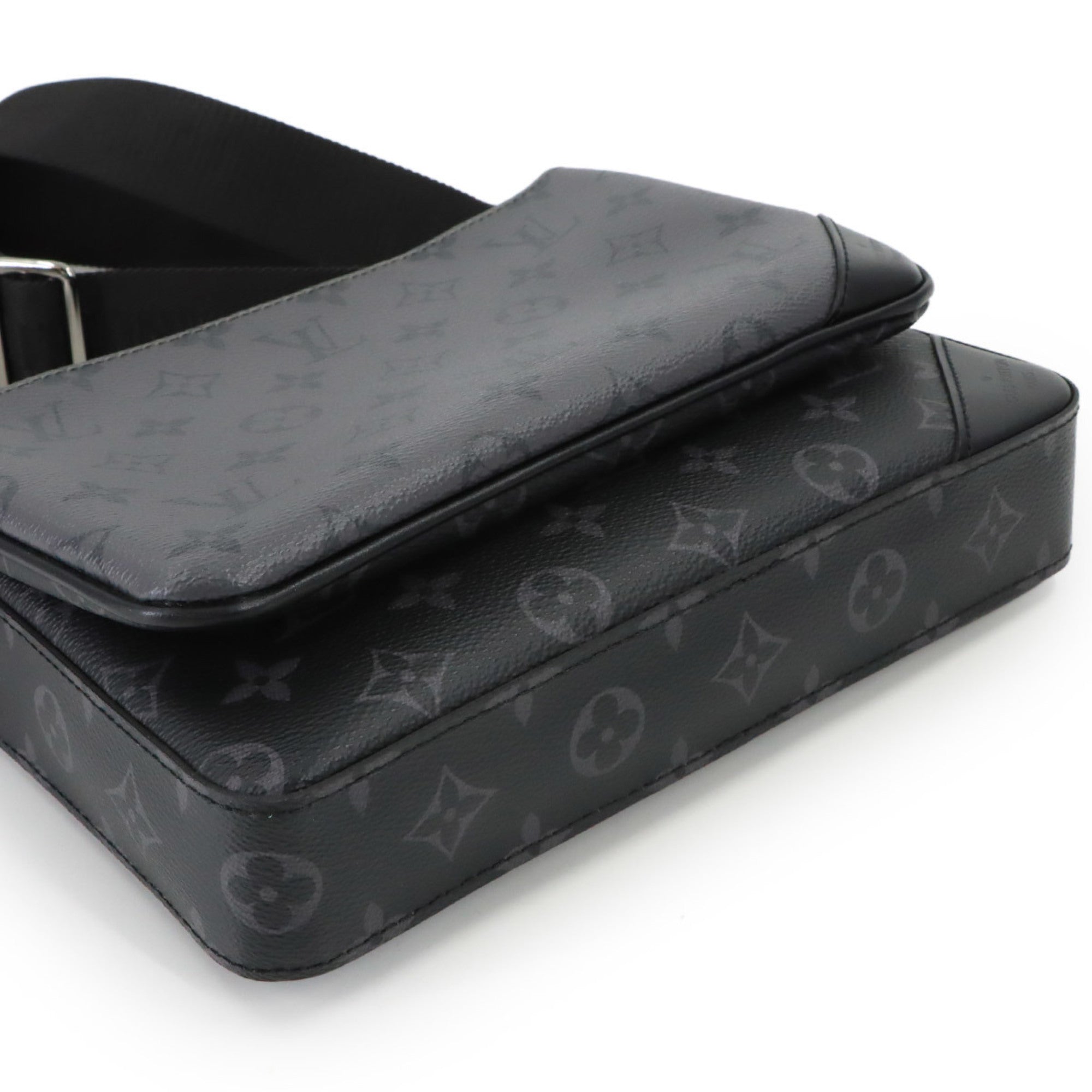 Louis Vuitton Monogram Eclipse Monogram Eclipse Canvas Messenger Bag Shoulder Bag (Pre-Owned)