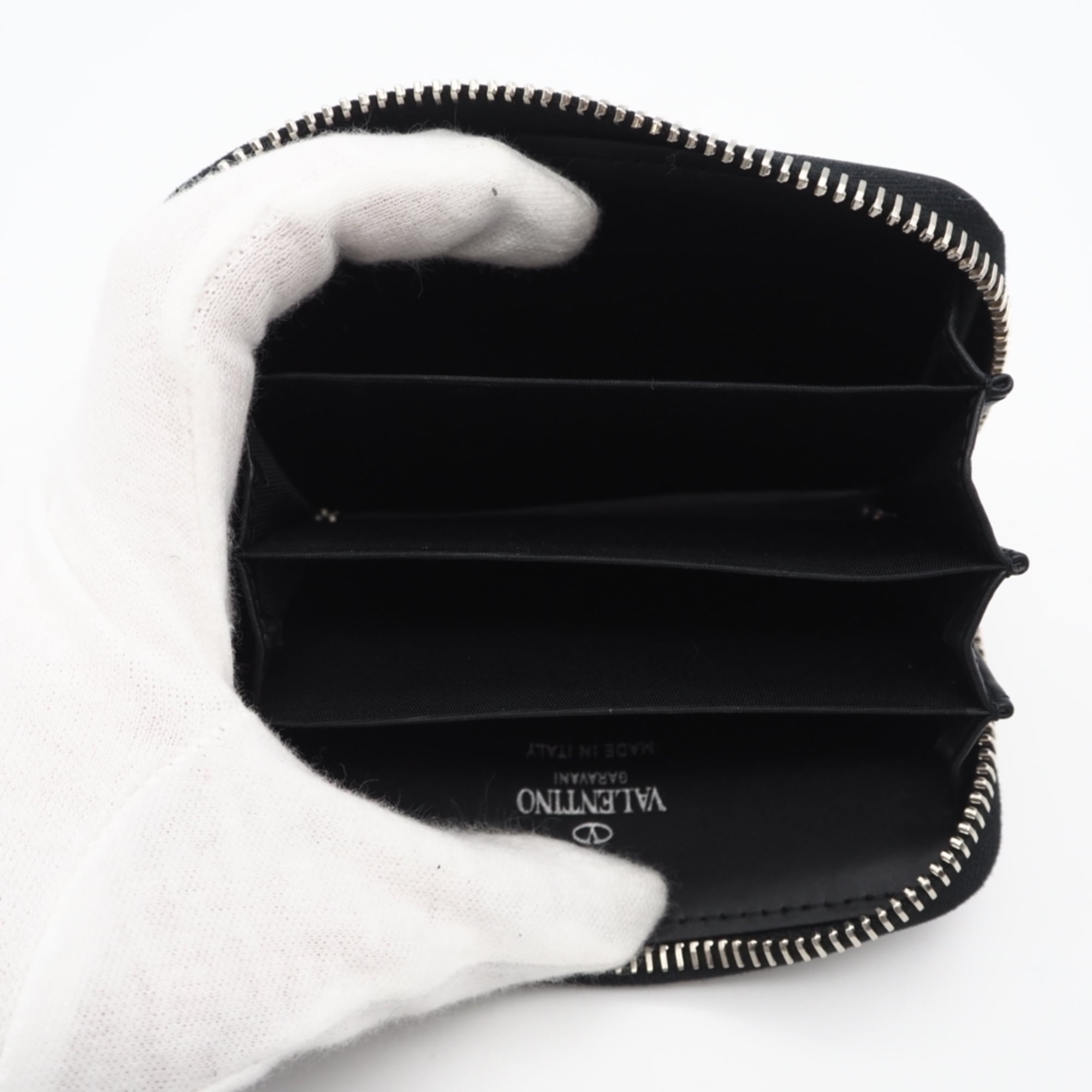 Valentino Black Red Color Leather Coin Purse/Coin Case (Pre-Owned)