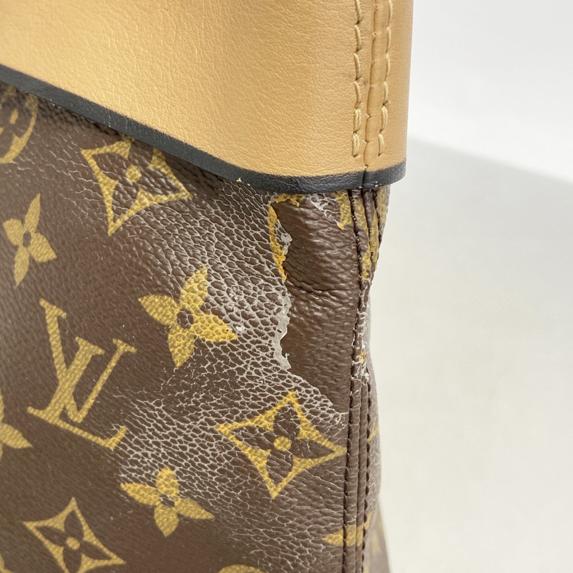 Louis Vuitton Brown Handbag (Pre-Owned)