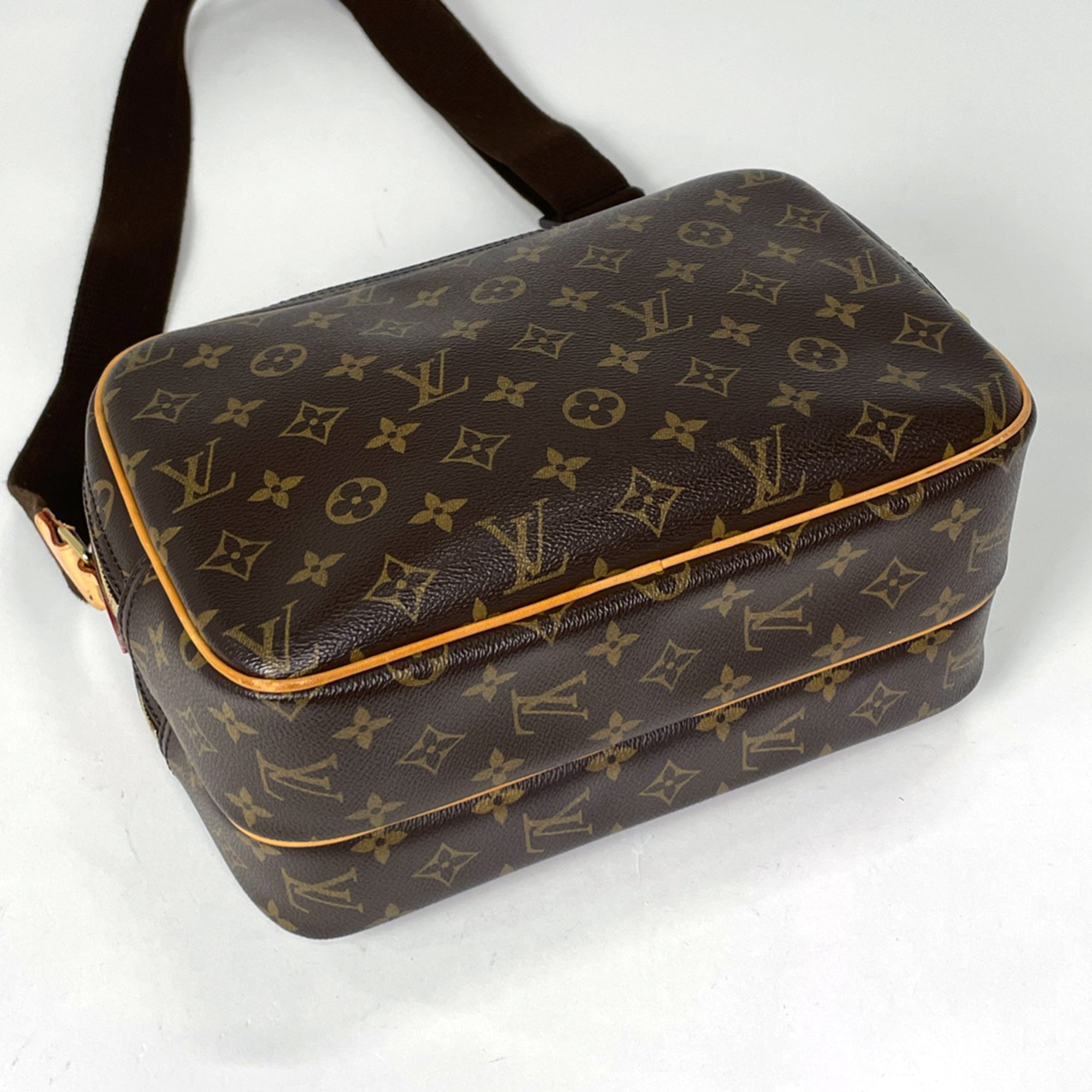 Louis Vuitton Brown Monogram Monogram Shoulder Bag (Pre-Owned)
