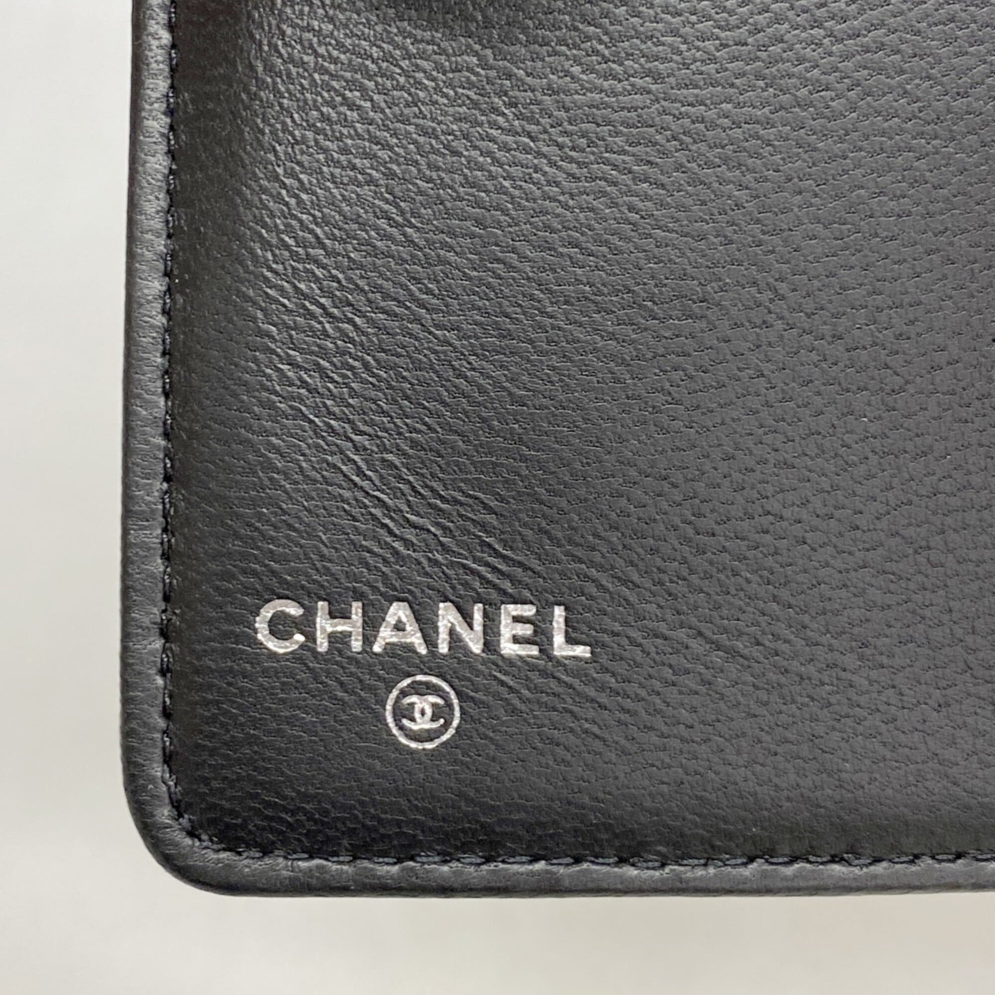 Chanel Black Leather Wallet (Bi-Fold) (Pre-Owned)