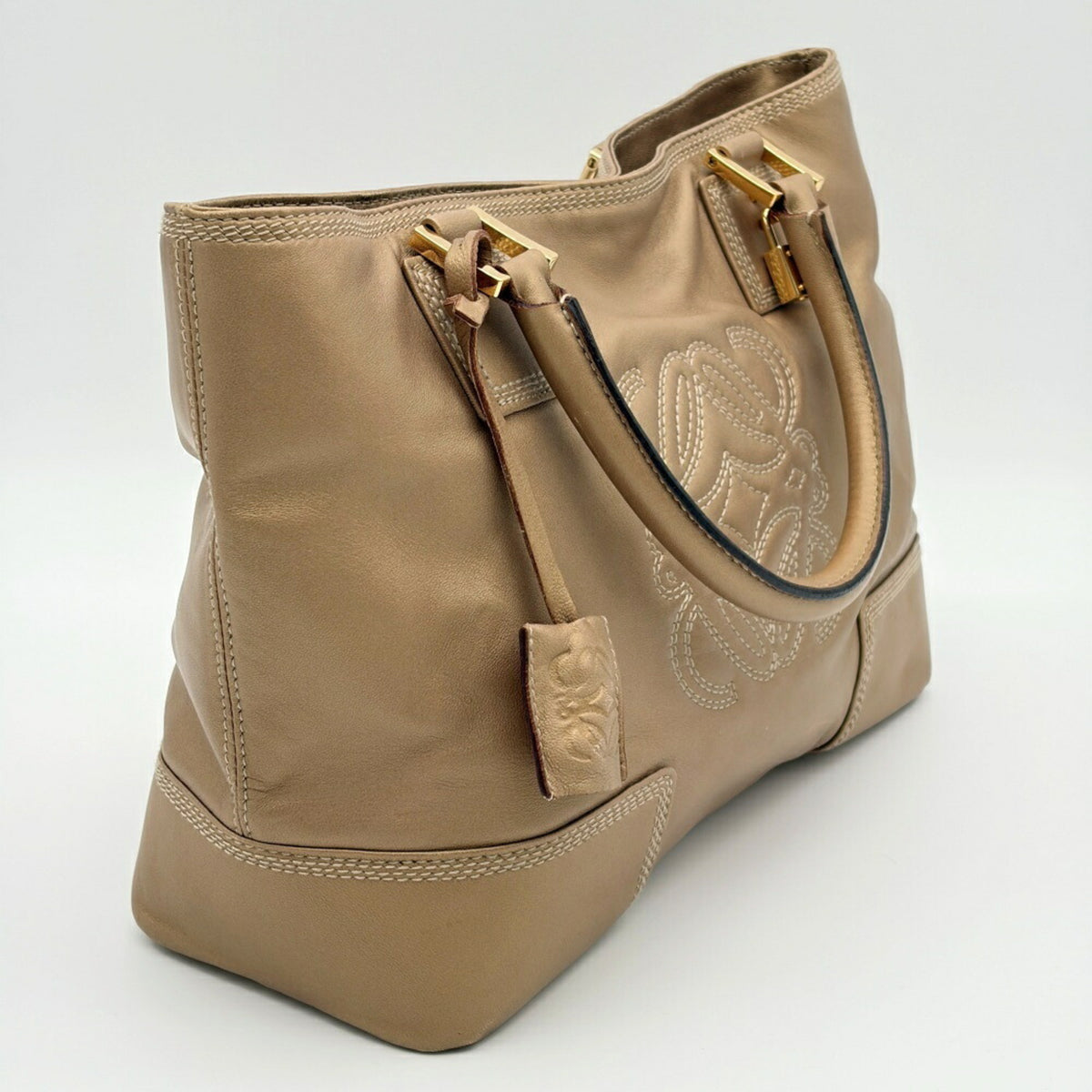 Loewe Gold Leather Tote Bag (Pre-Owned)