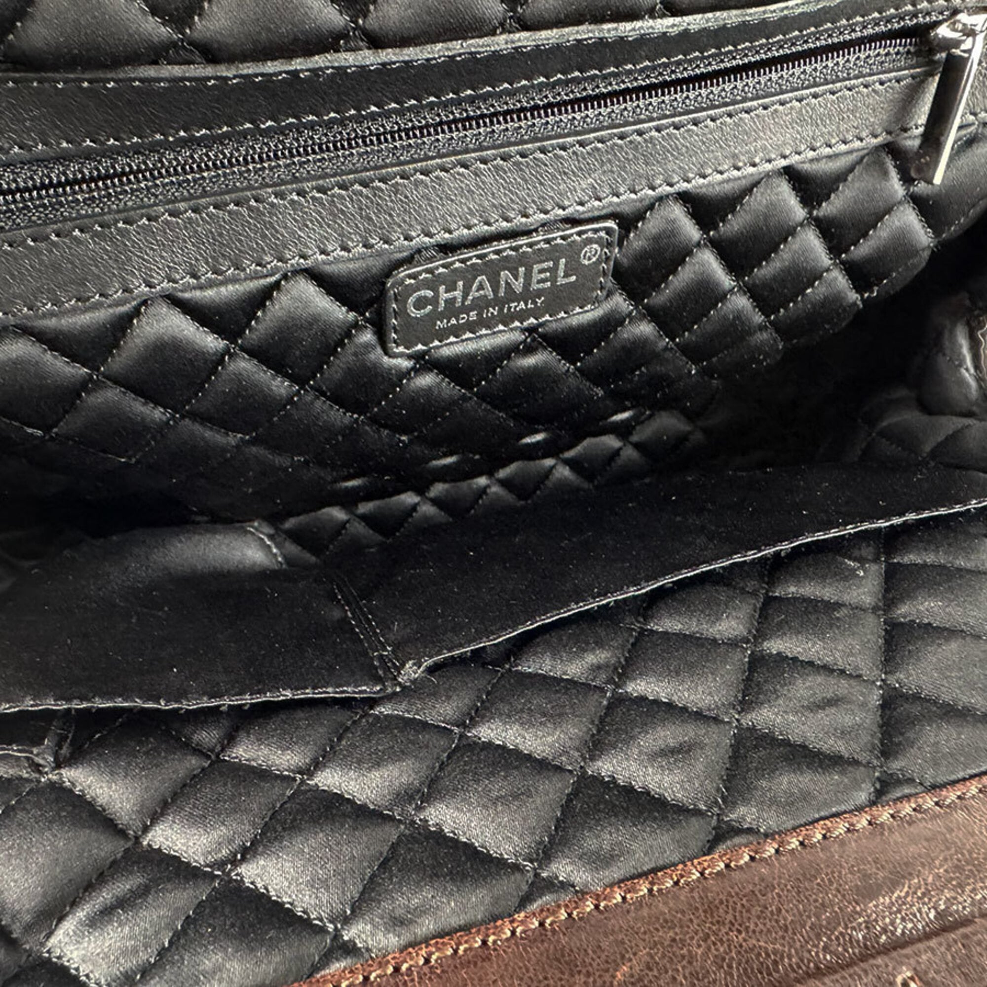 Chanel Brown Leather Handbag (Pre-Owned)