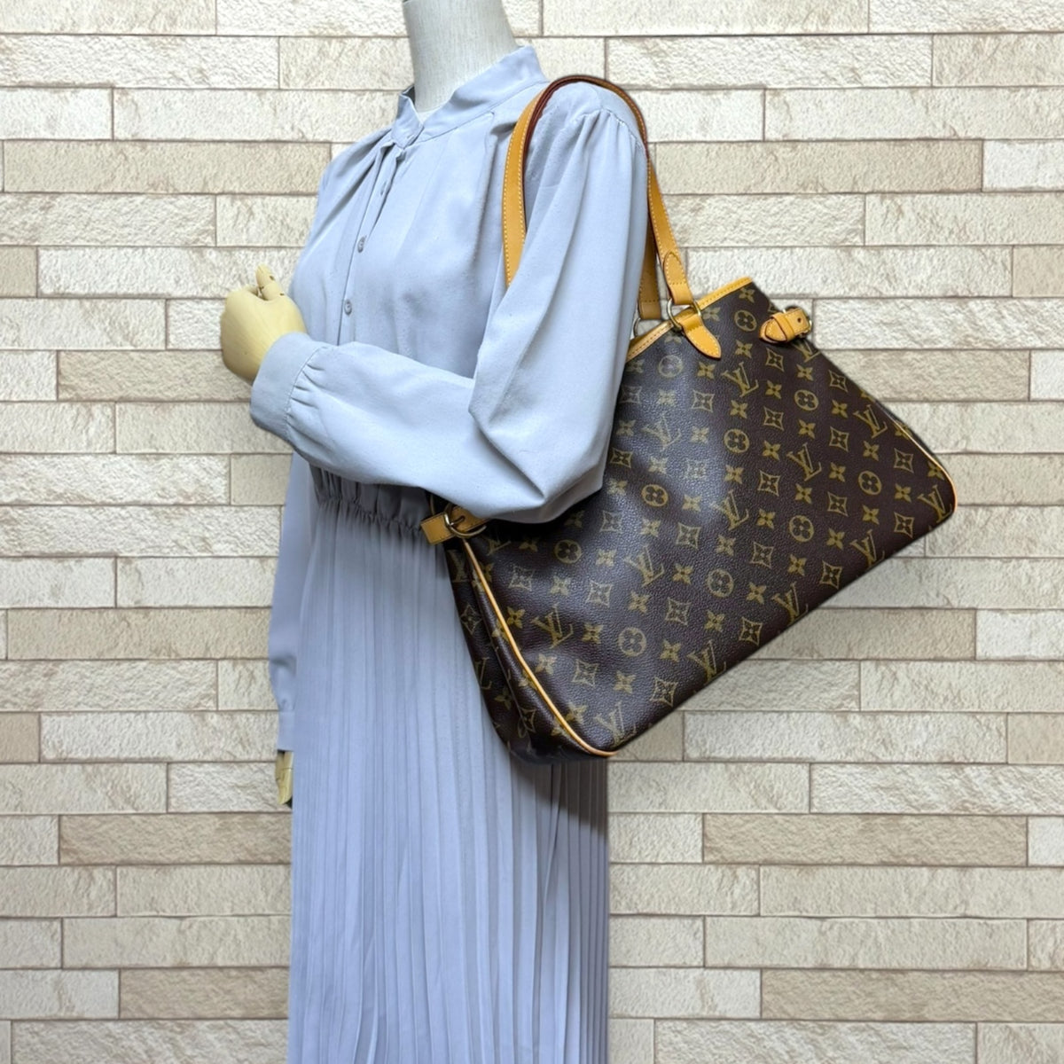 Louis Vuitton Brown Monogram Canvas Tote Bag (Pre-Owned)