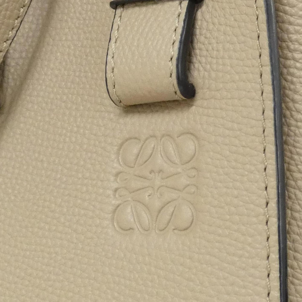 Loewe Beige Leather Shoulder Bag (Pre-Owned)