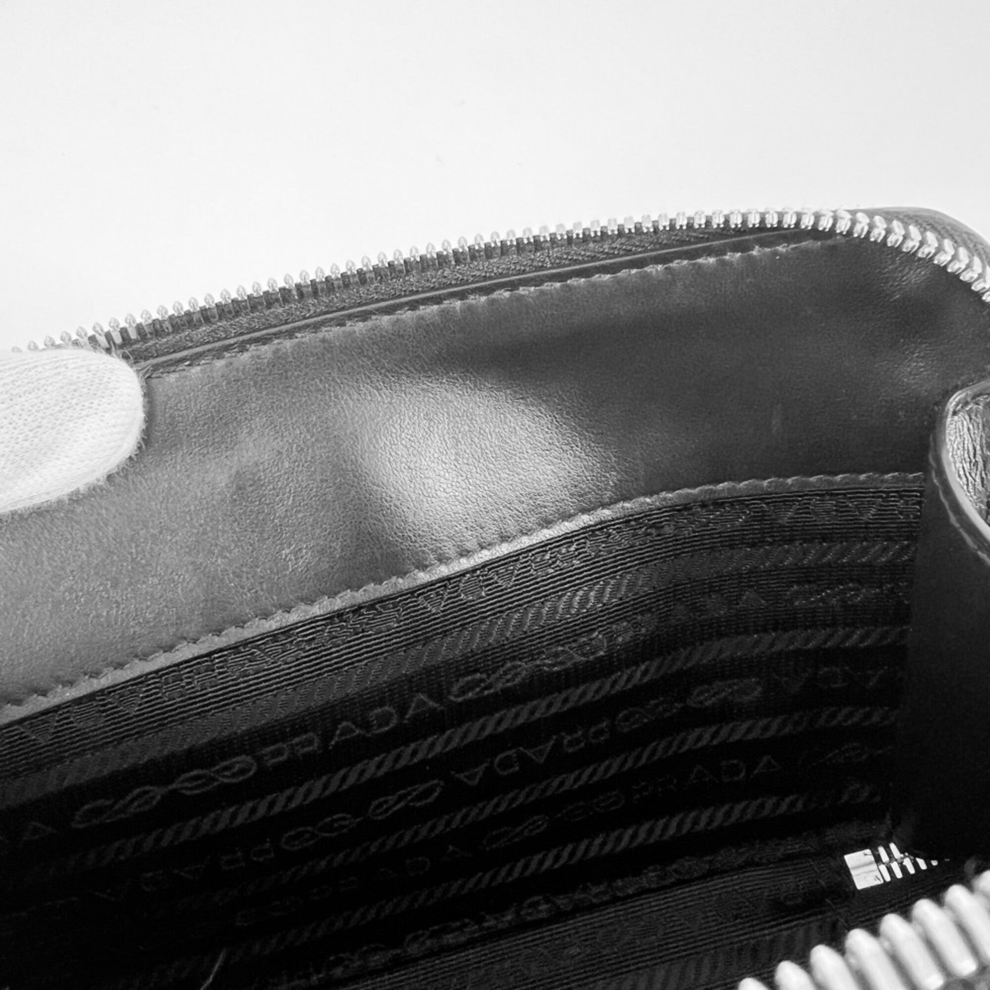Prada Black Leather Shoulder Bag (Pre-Owned)