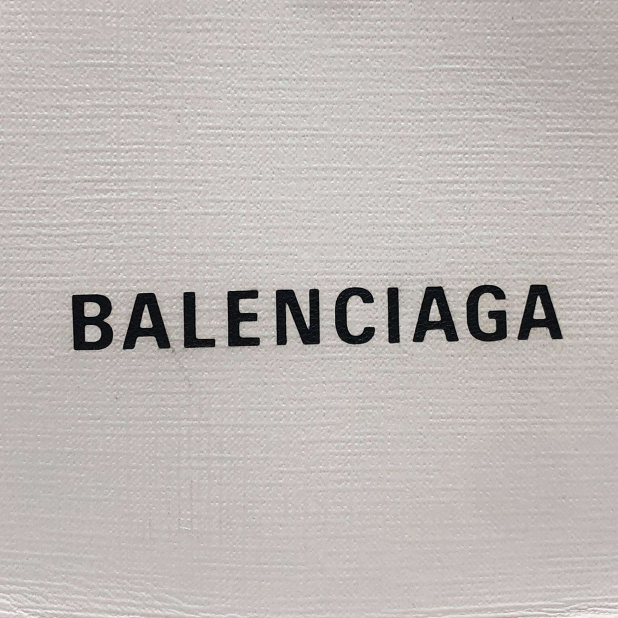 Balenciaga White Leather Shoulder Bag (Pre-Owned)