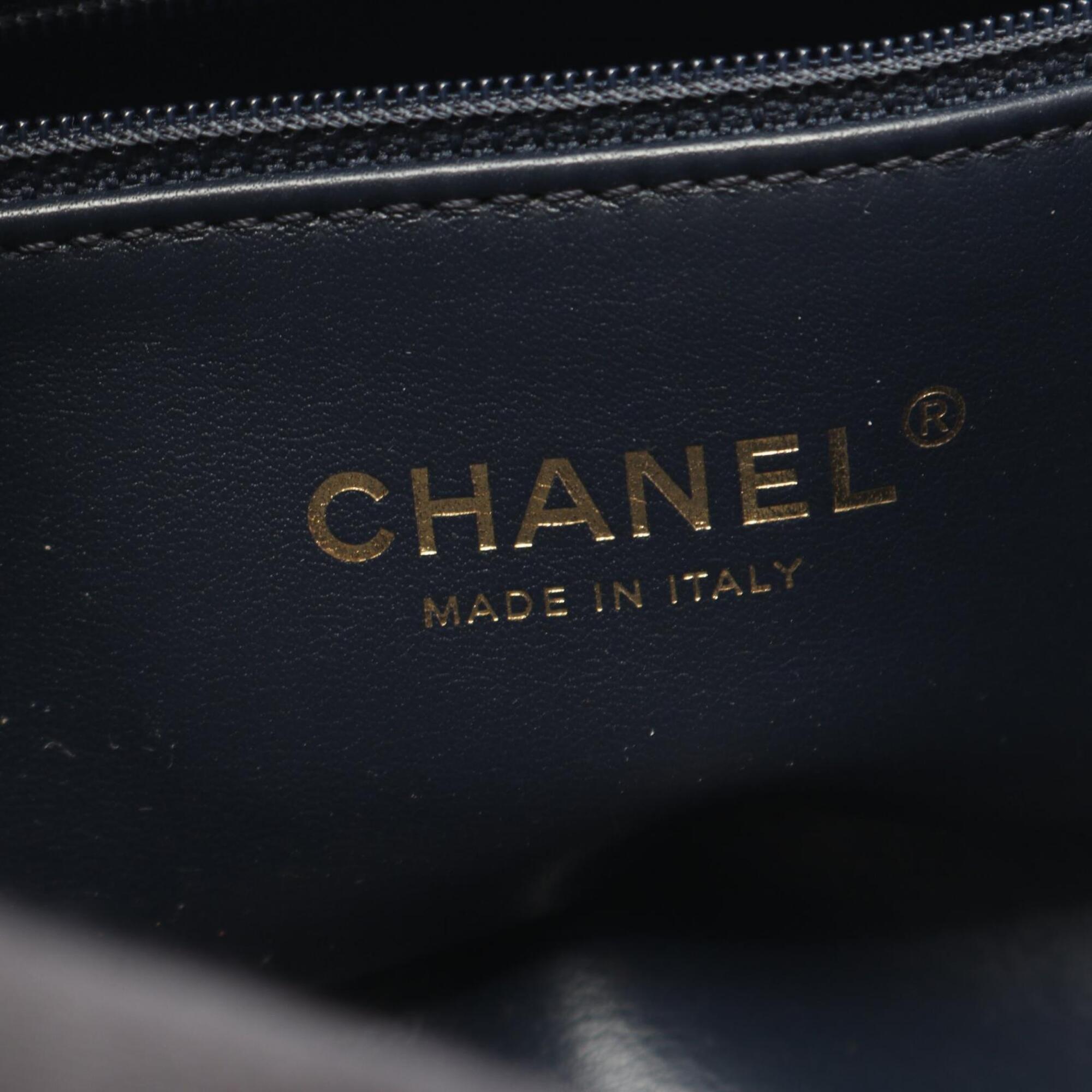 Chanel Navy Leather Handbag Shoulder Bag (Pre-Owned)